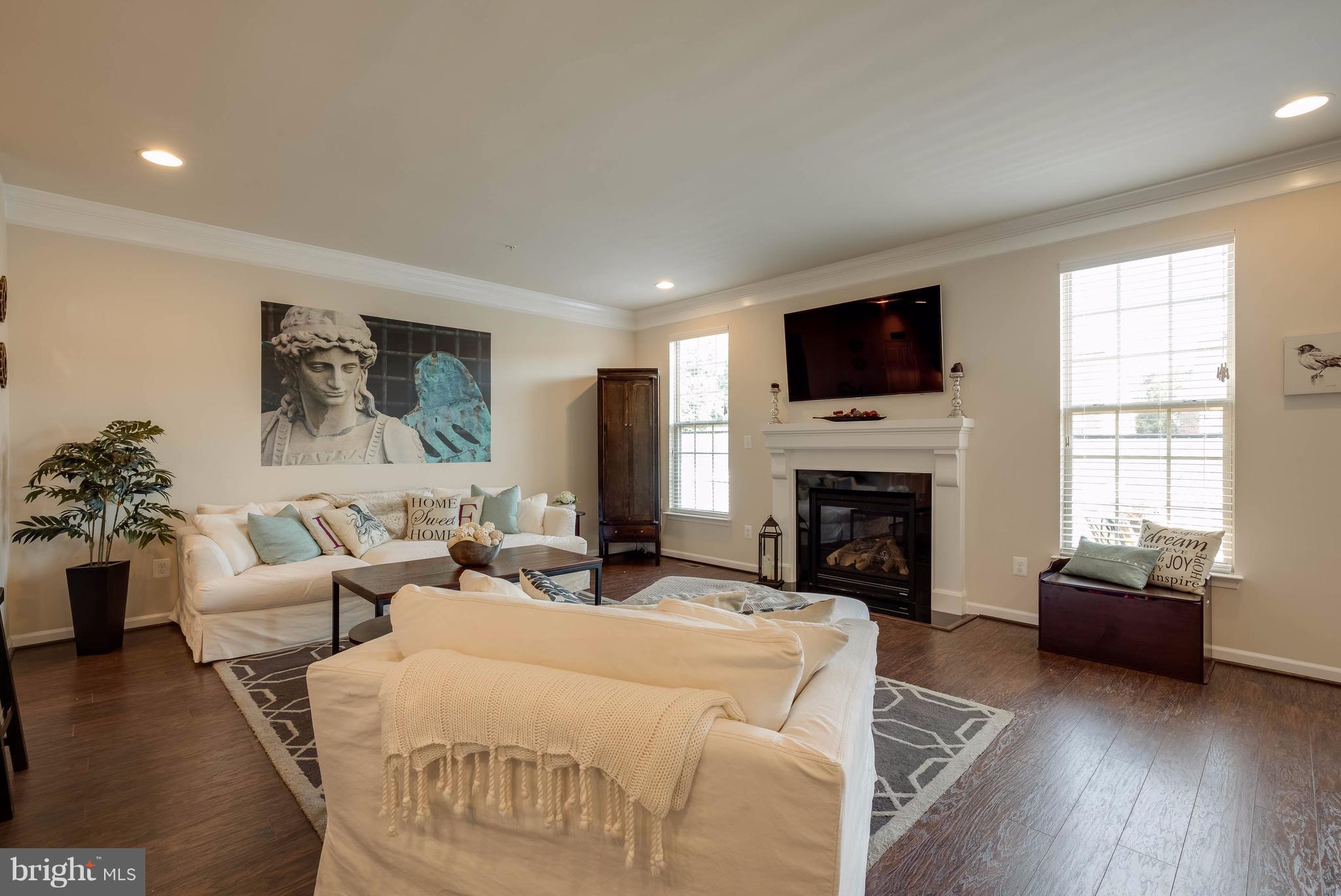 MADISON CRESCENT - Residential