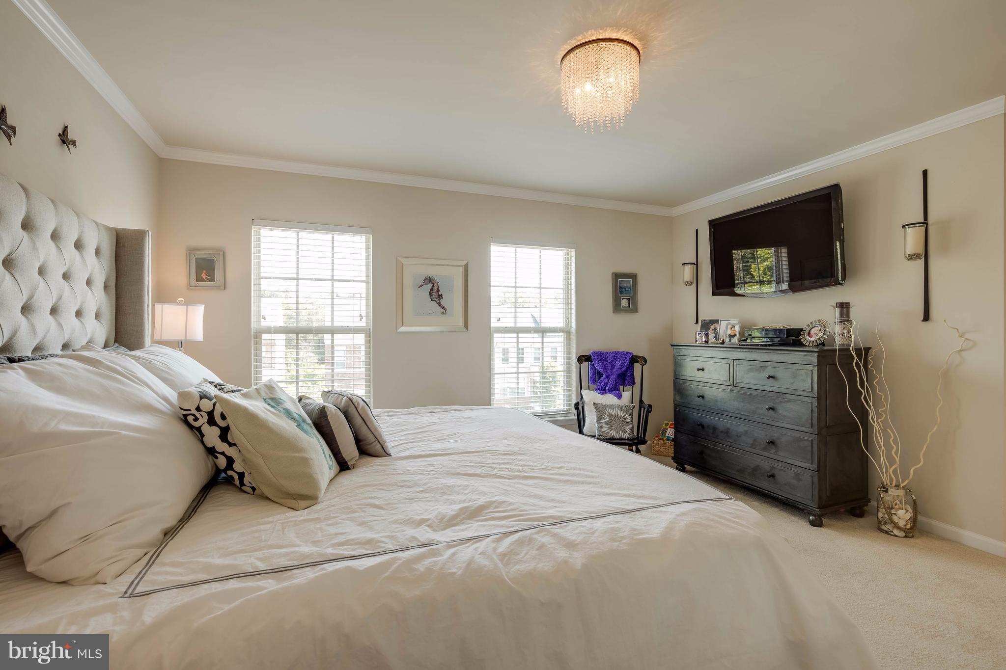 MADISON CRESCENT - Residential