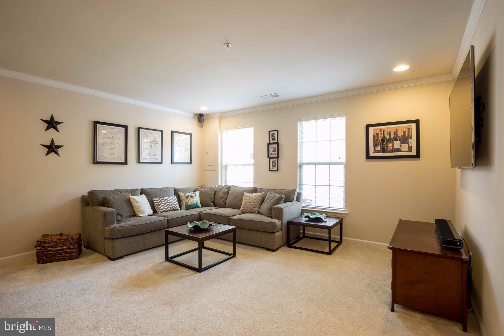MADISON CRESCENT - Residential