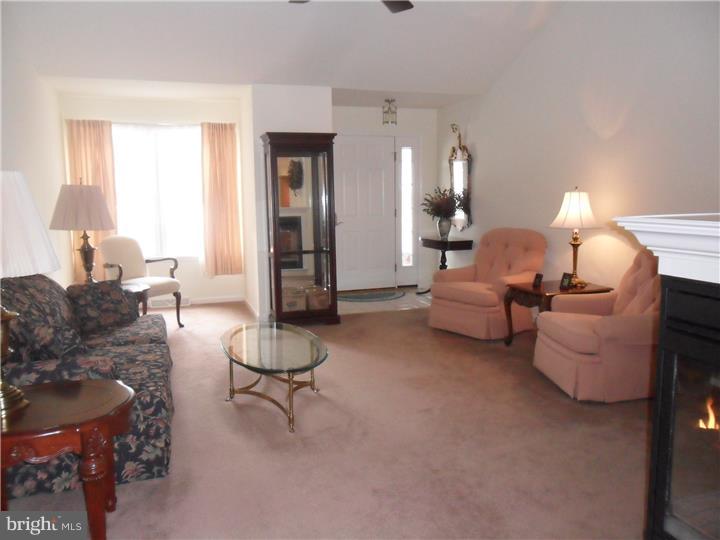 LAKE WYNONAH - Residential