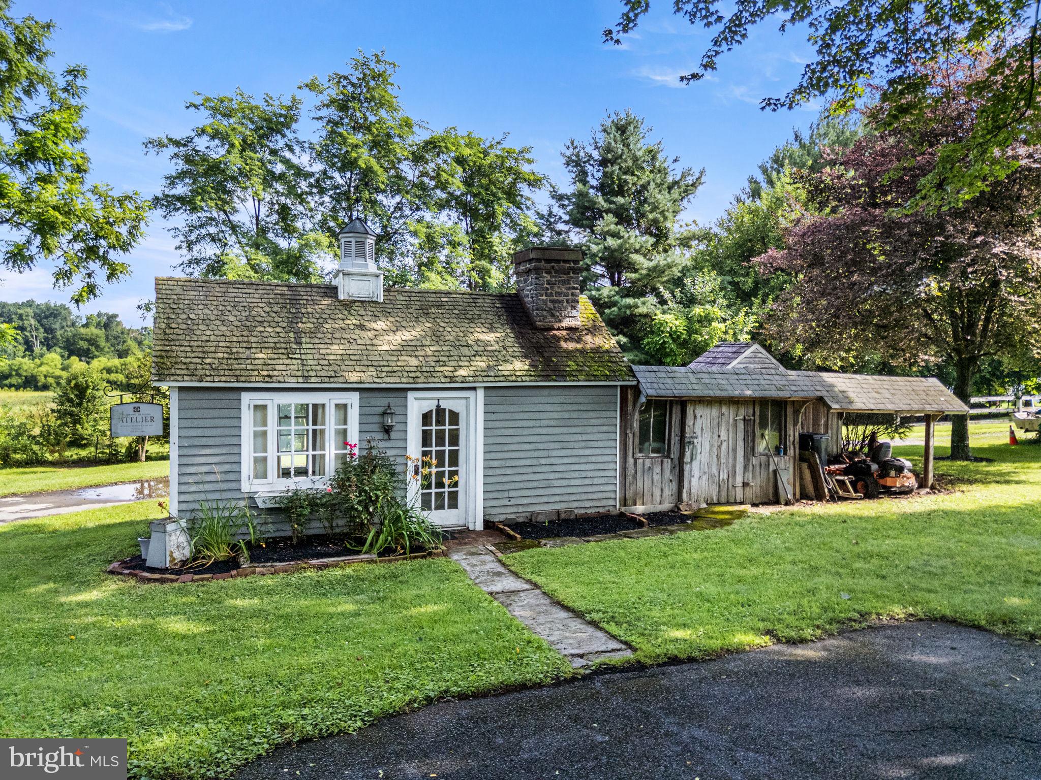 28 W MAIN STREET