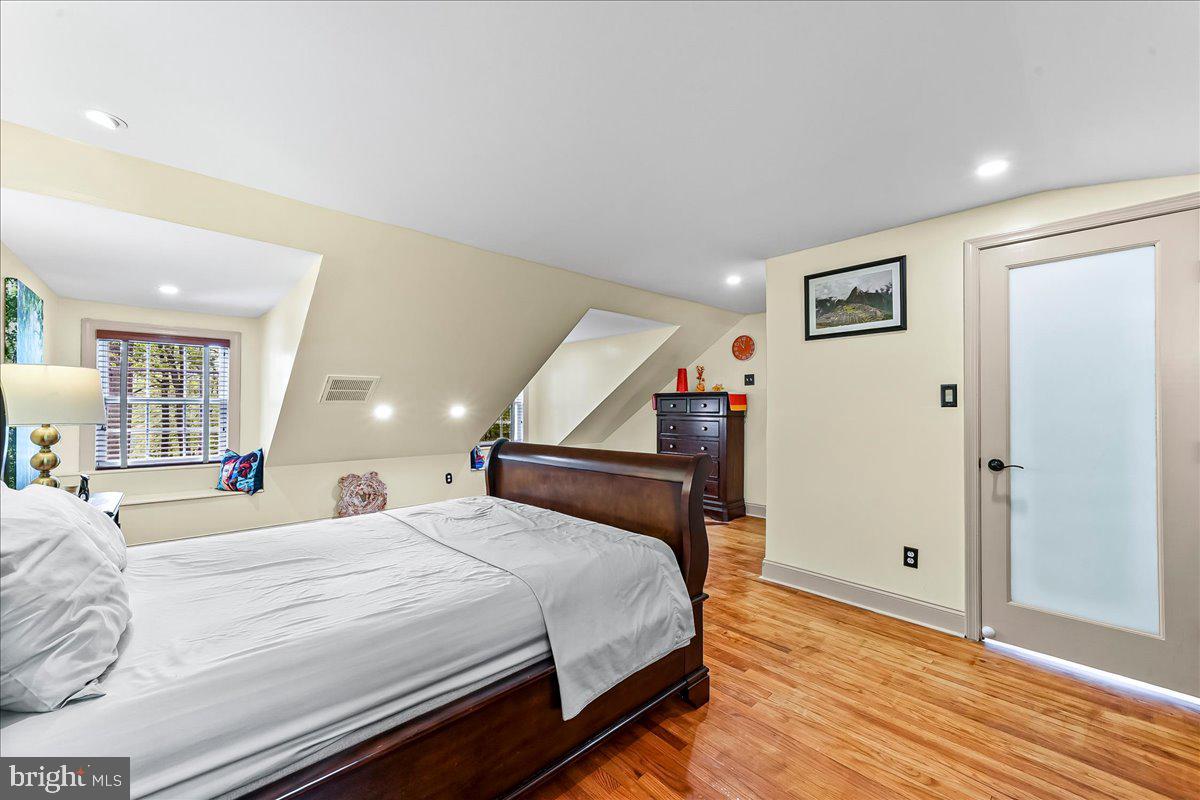 VALLEY FORGE MTN - Residential