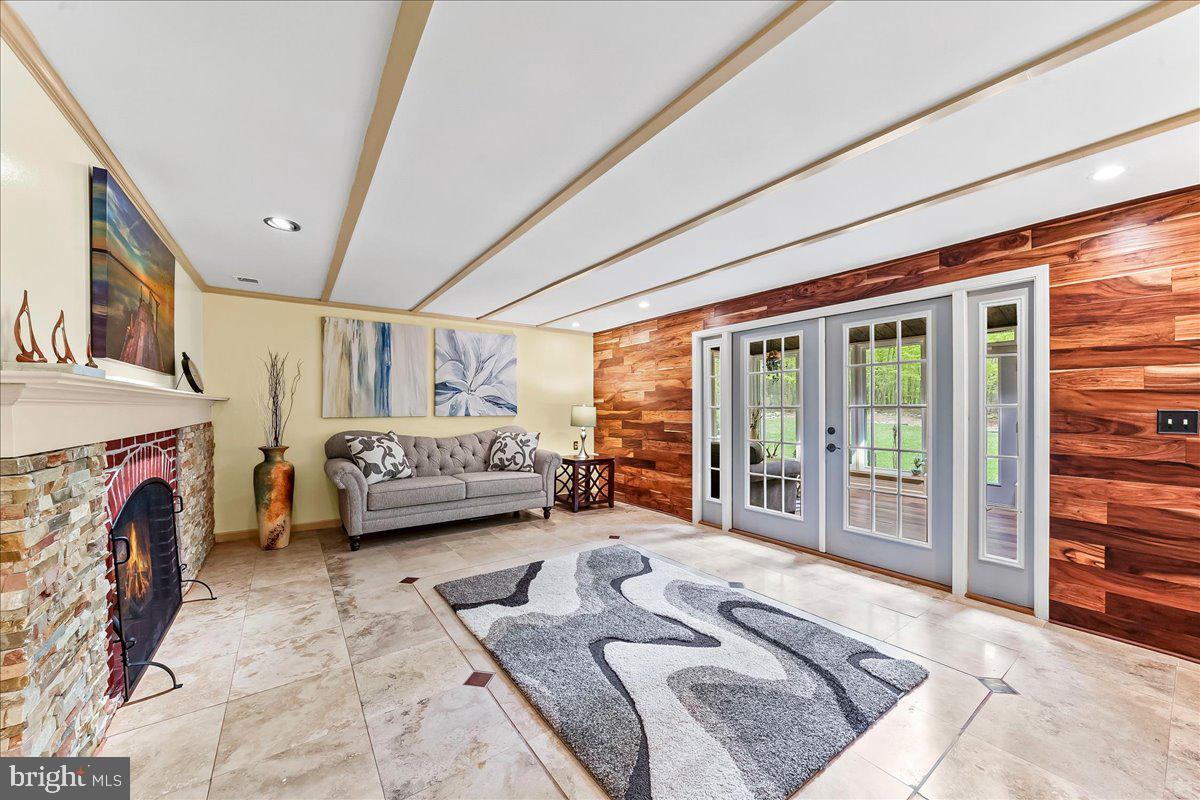 VALLEY FORGE MTN - Residential