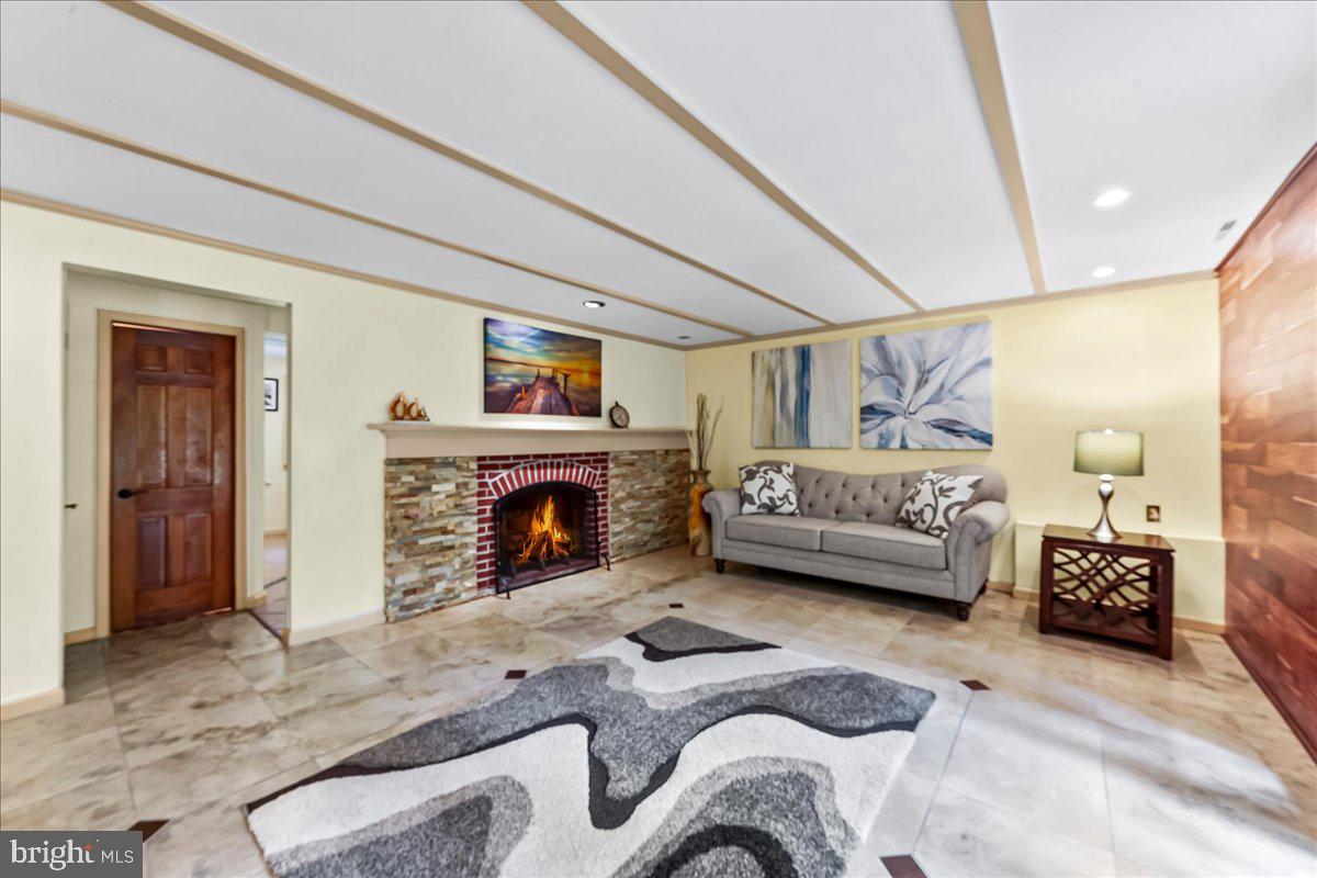 VALLEY FORGE MTN - Residential
