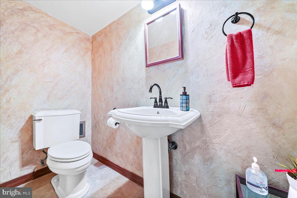 VALLEY FORGE MTN - Residential