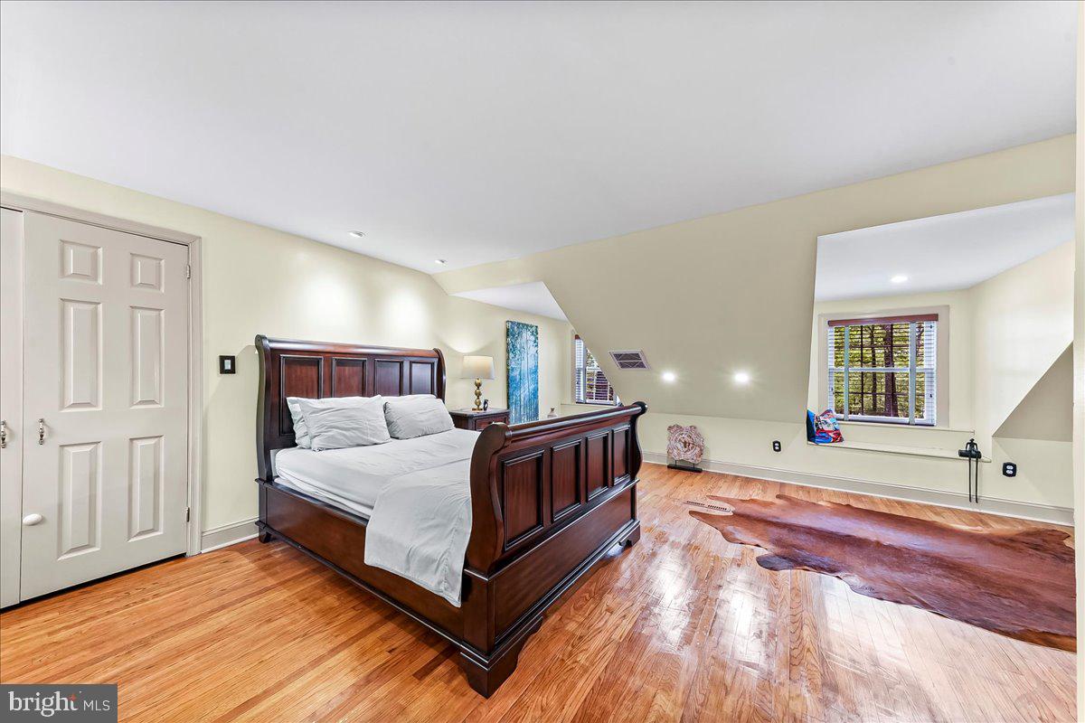 VALLEY FORGE MTN - Residential