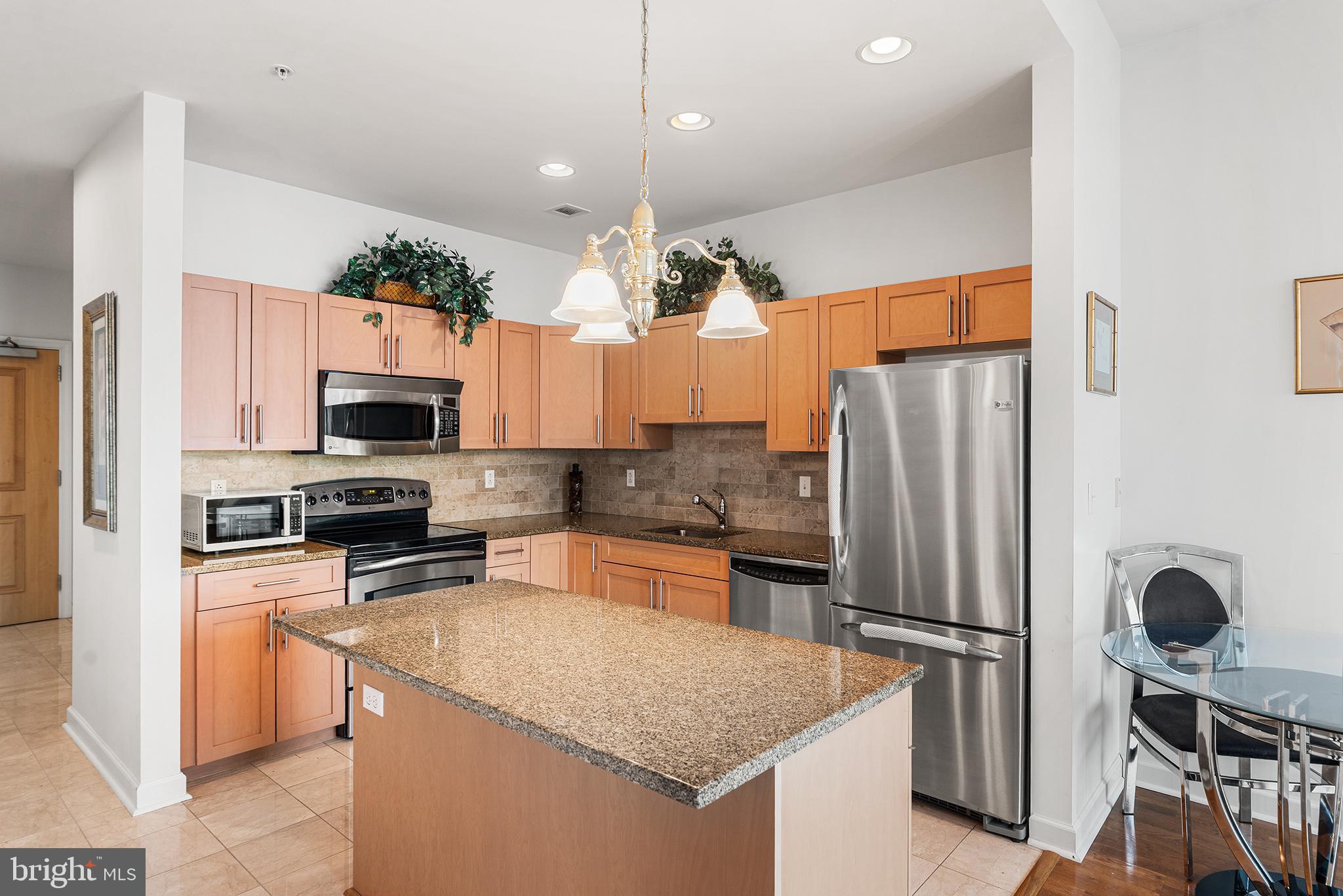 901 N PENN ST. F1609