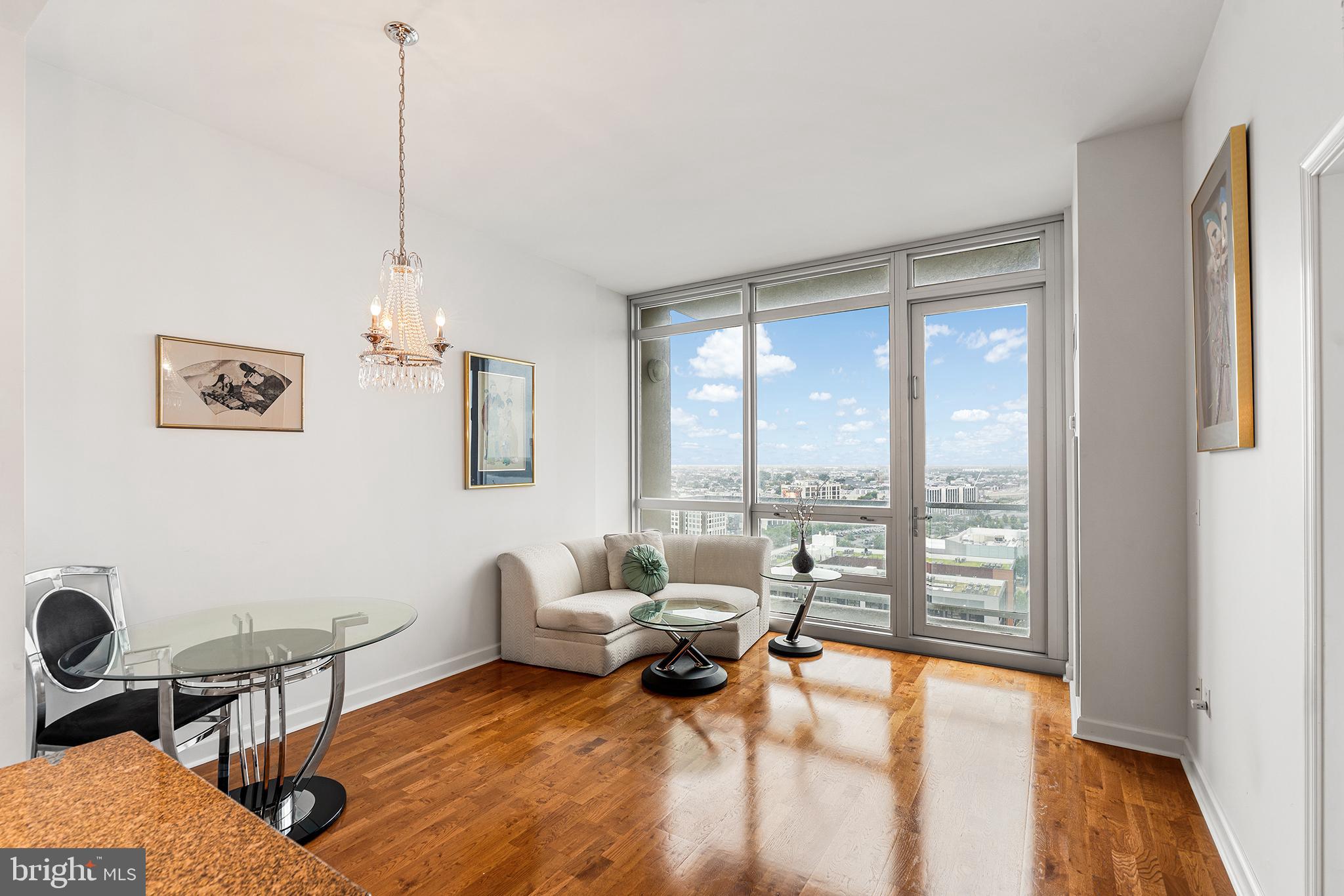 901 N PENN ST. F1609