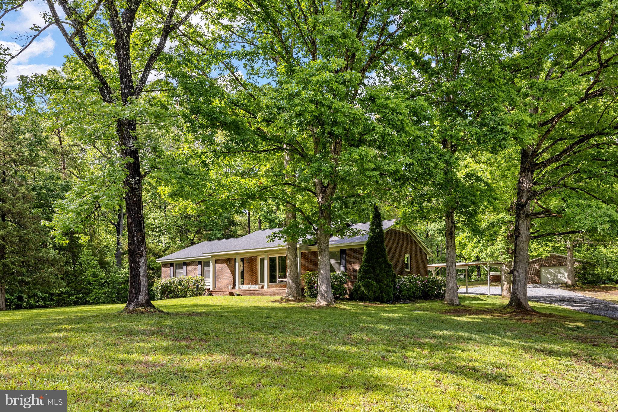 HUNTERS LODGE - Residential
