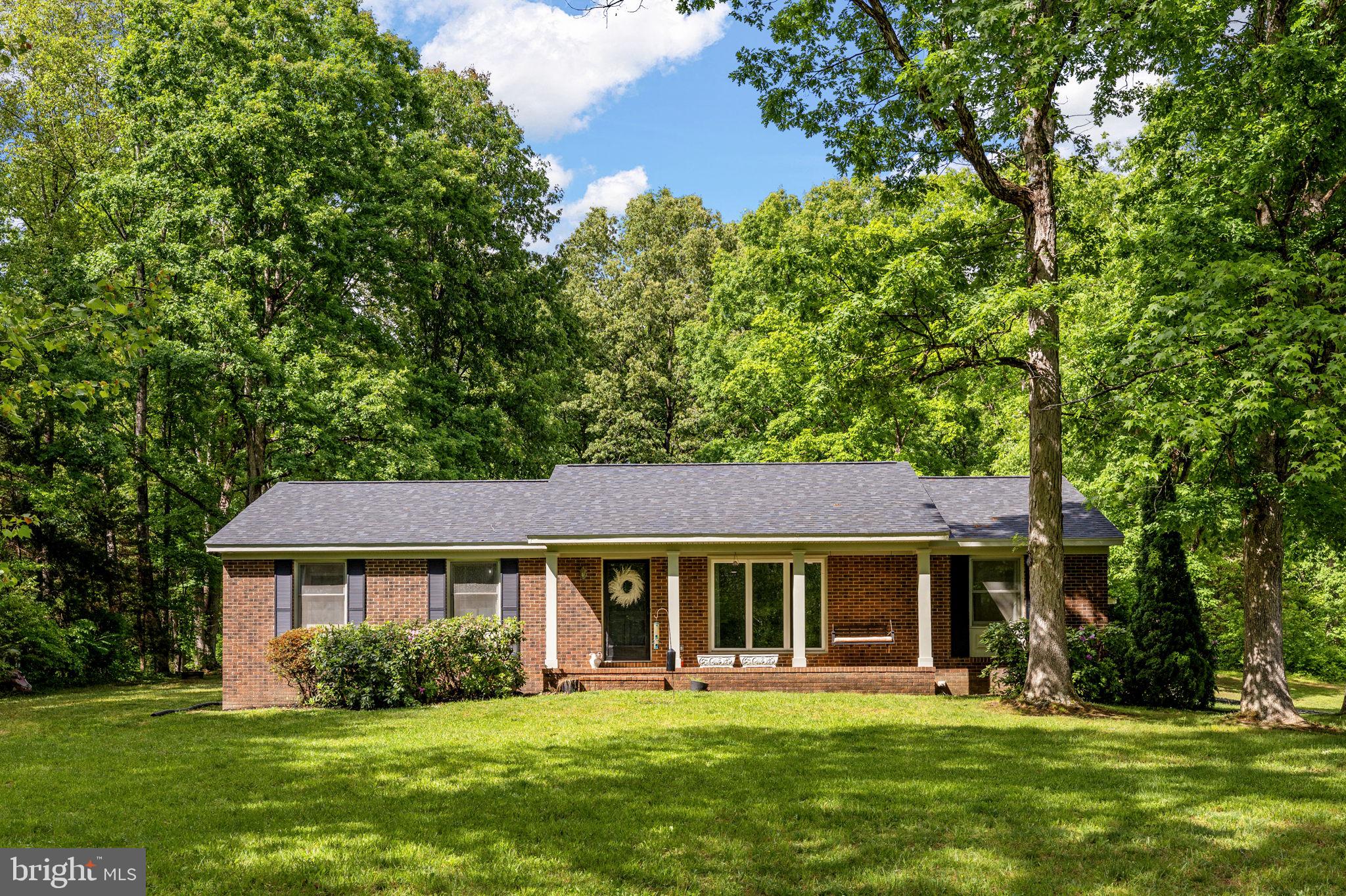 HUNTERS LODGE - Residential
