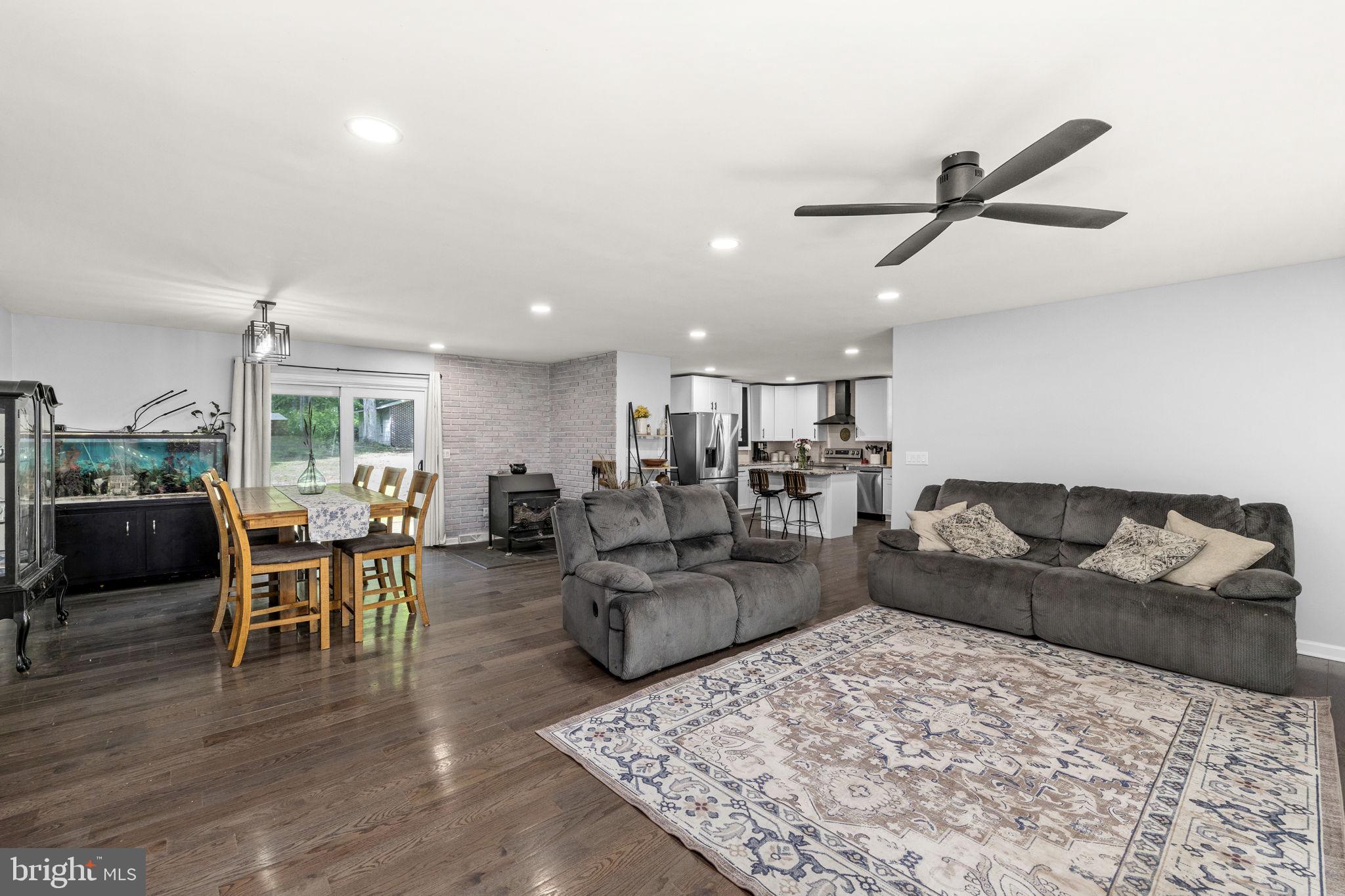 HUNTERS LODGE - Residential