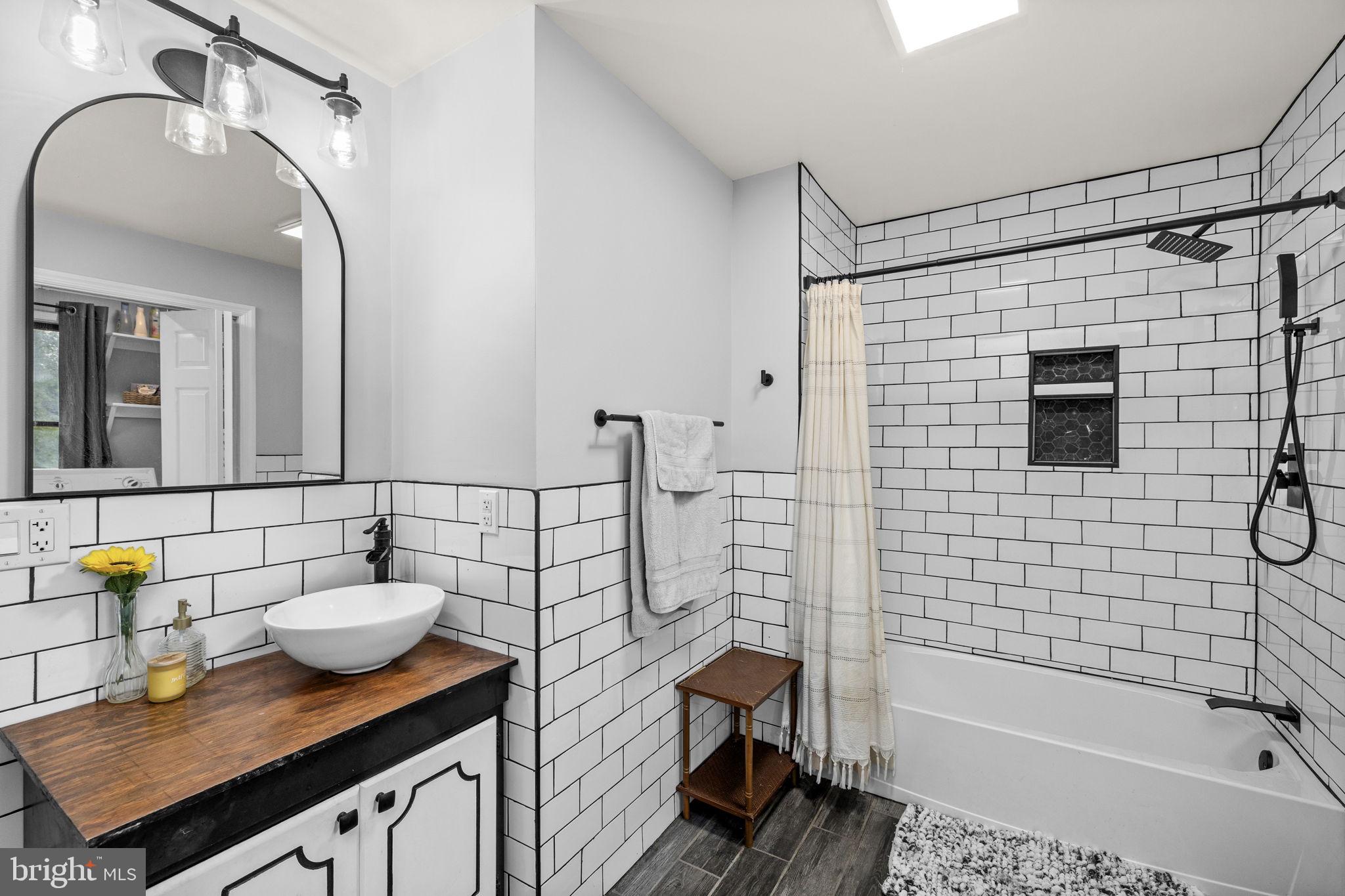 7501 HUNTERS LODGE DRIVE