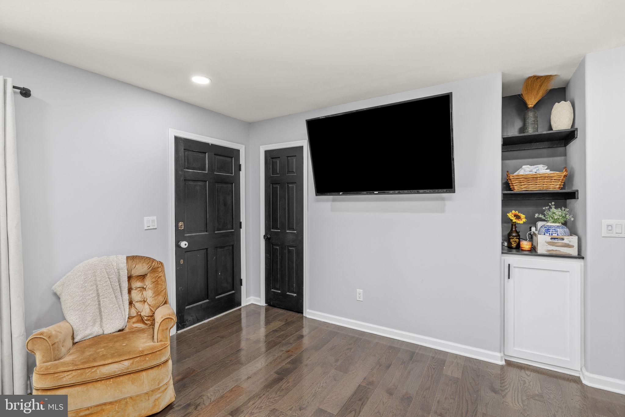 HUNTERS LODGE - Residential