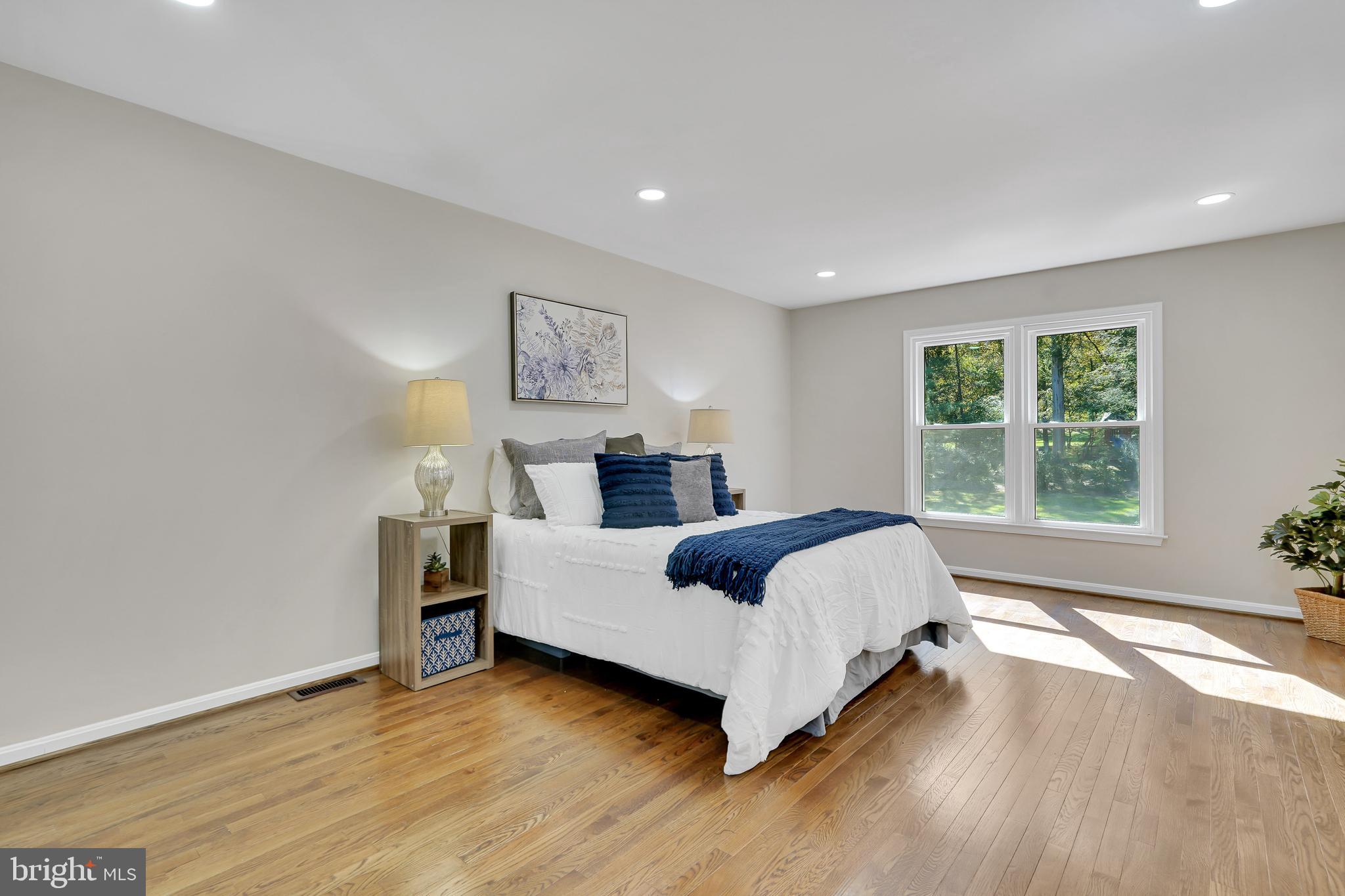 HICKORY CREEK - Residential