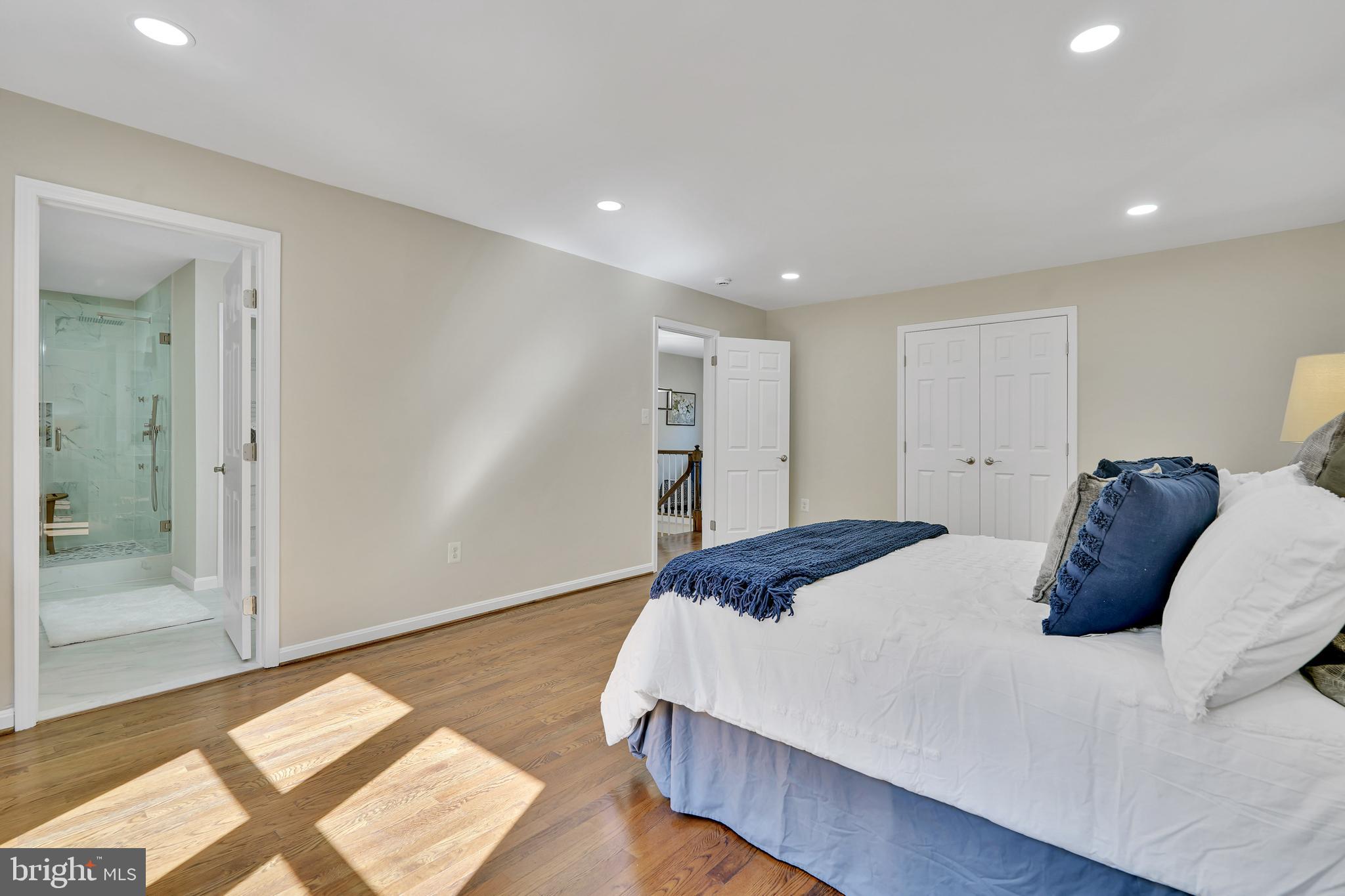 HICKORY CREEK - Residential