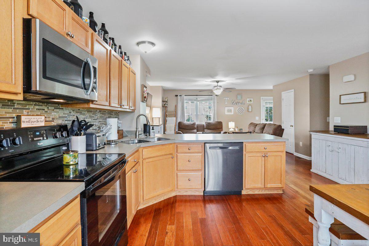 MADISON VILLAGE - Residential