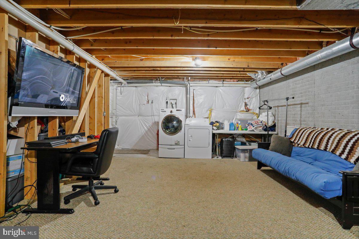 MADISON VILLAGE - Residential