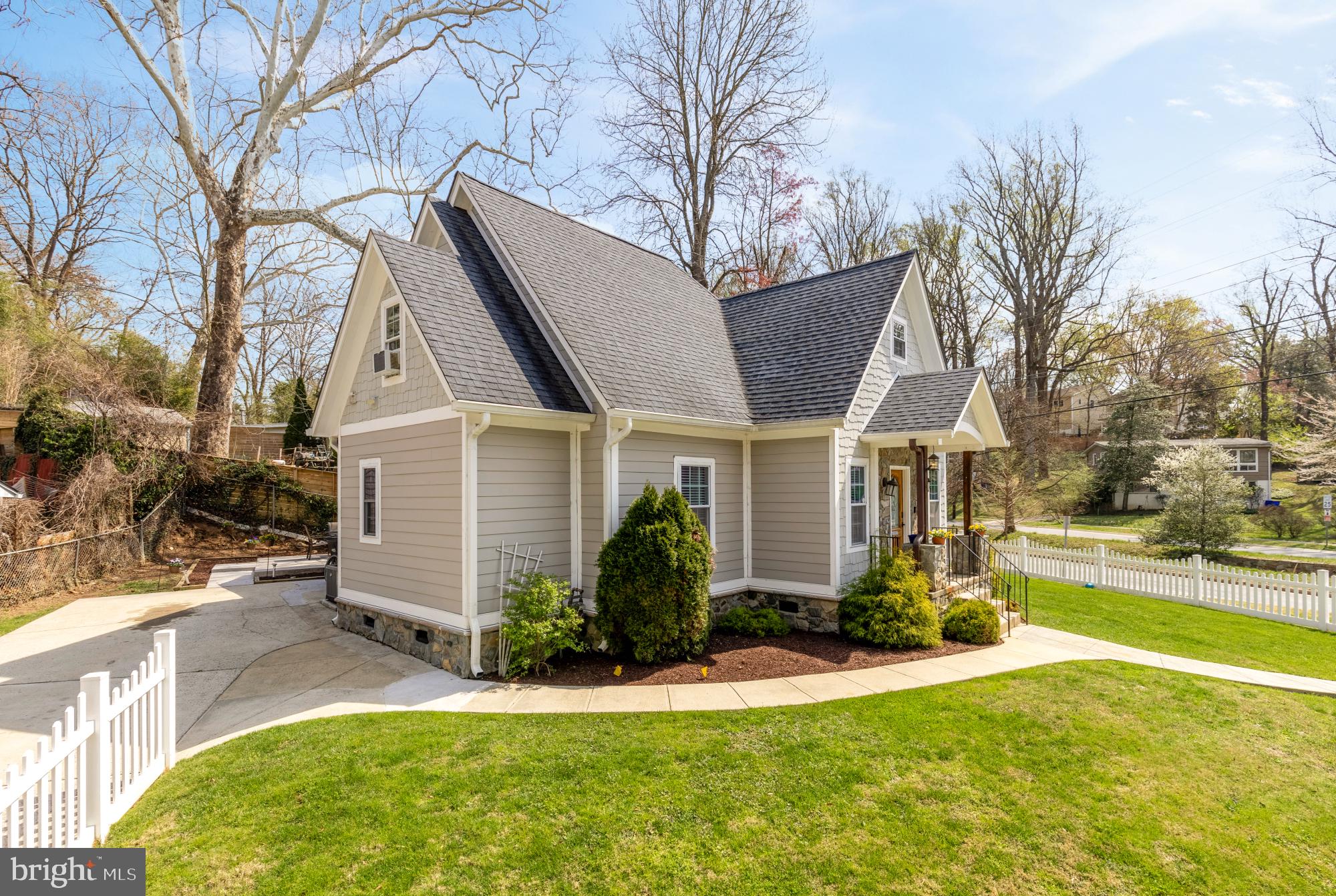 ROCK CREEK PALISADES - Residential