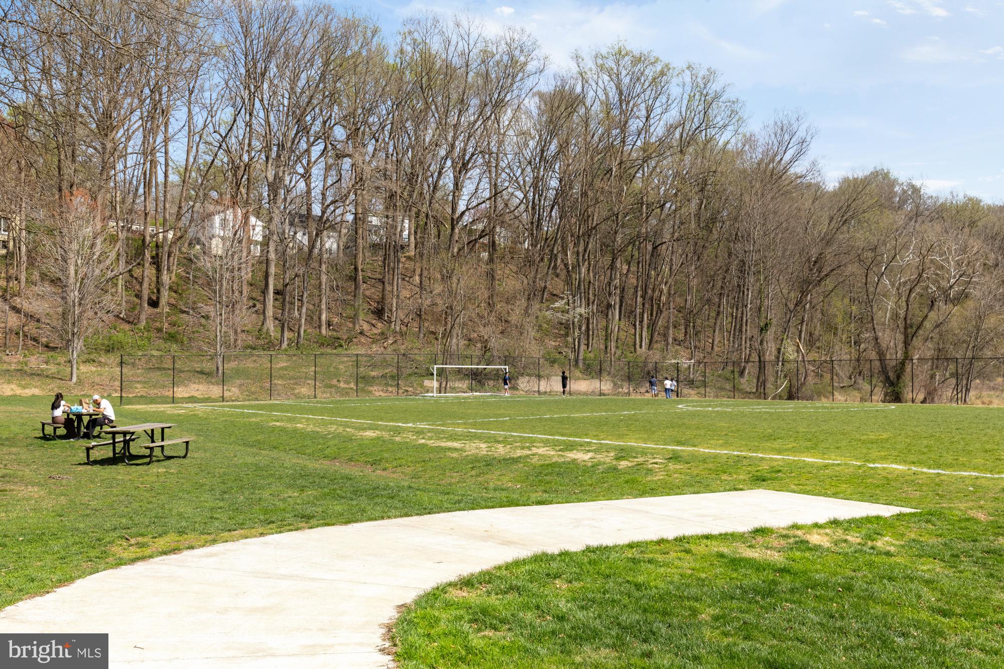 ROCK CREEK PALISADES - Residential