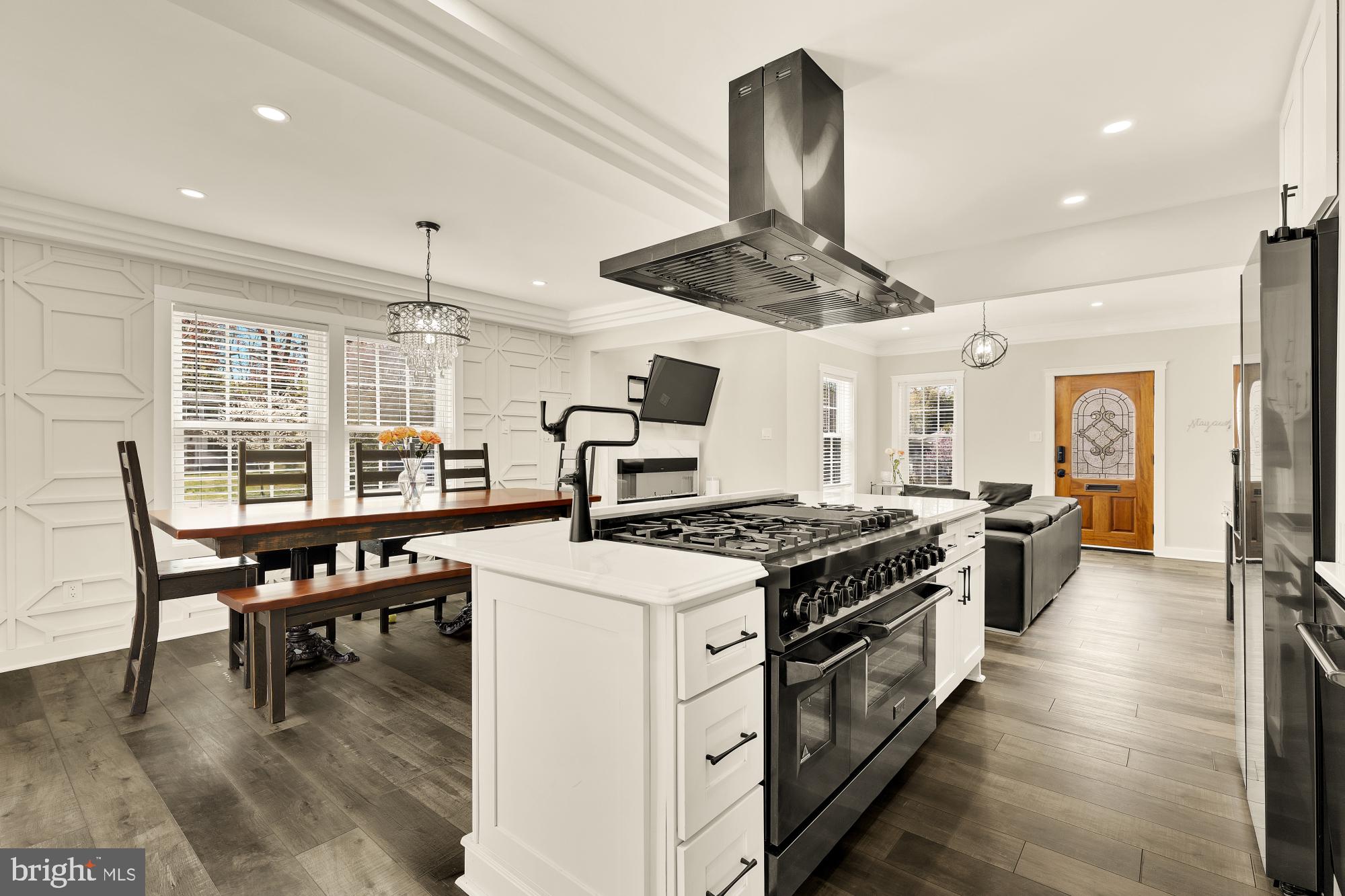 ROCK CREEK PALISADES - Residential