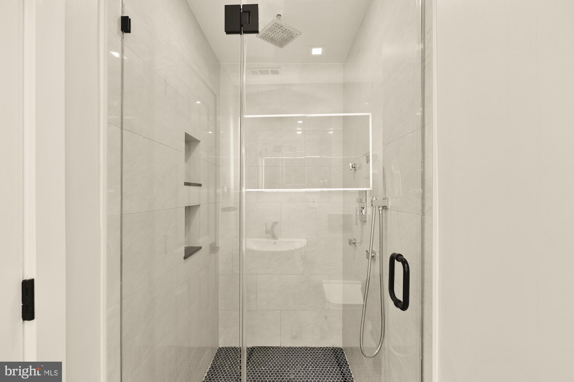 ROCK CREEK PALISADES - Residential