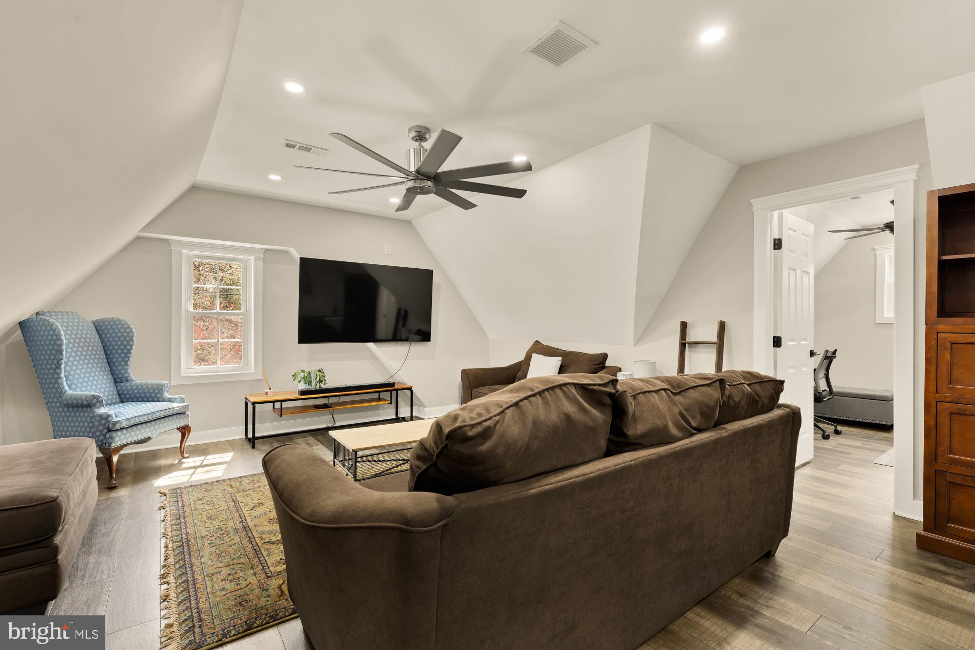 ROCK CREEK PALISADES - Residential