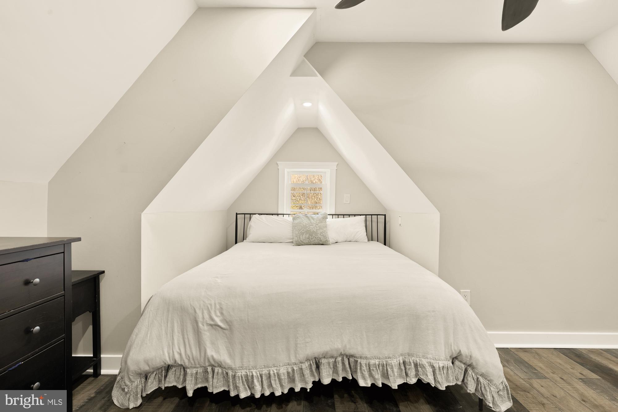 ROCK CREEK PALISADES - Residential