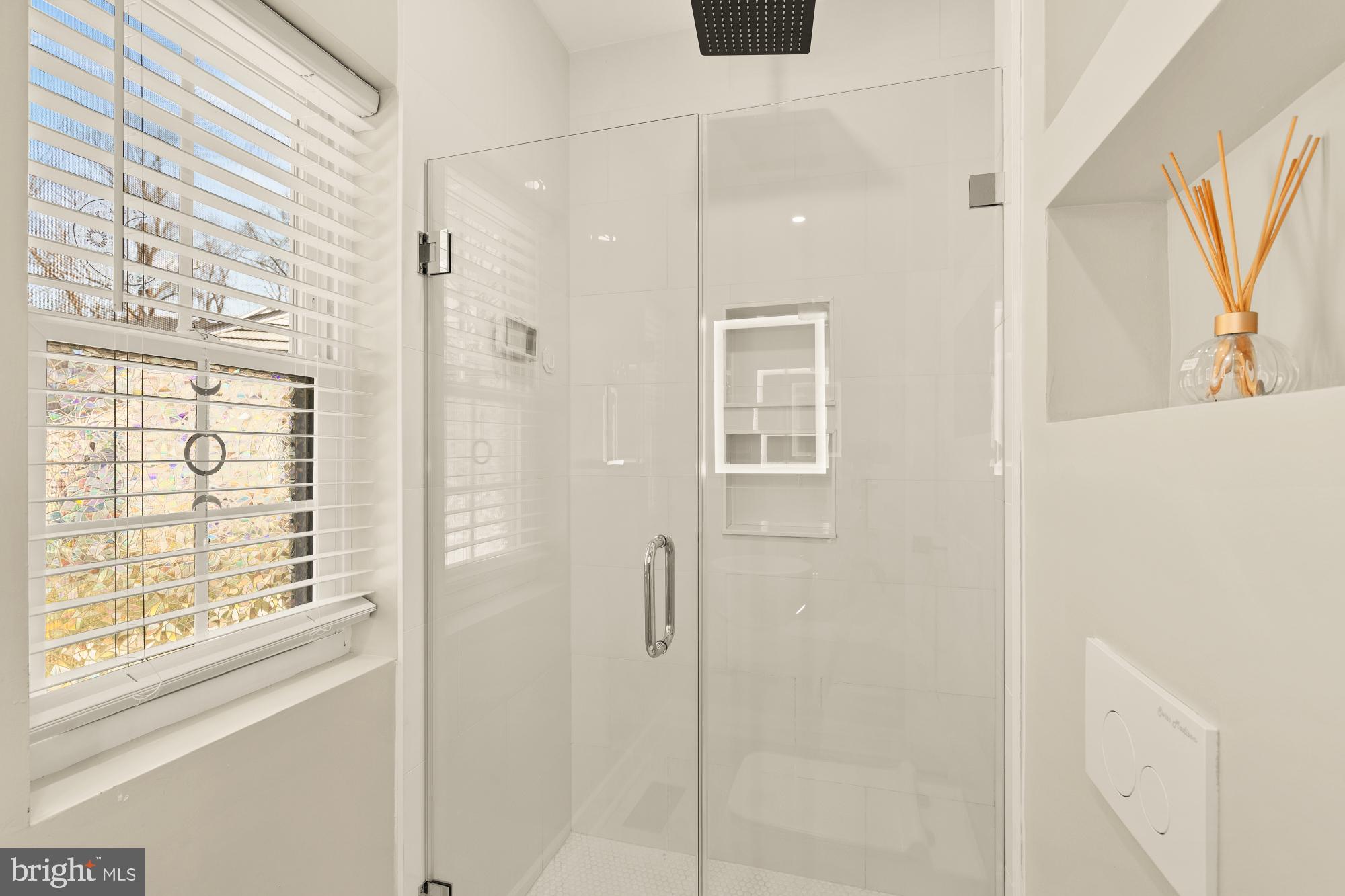 ROCK CREEK PALISADES - Residential