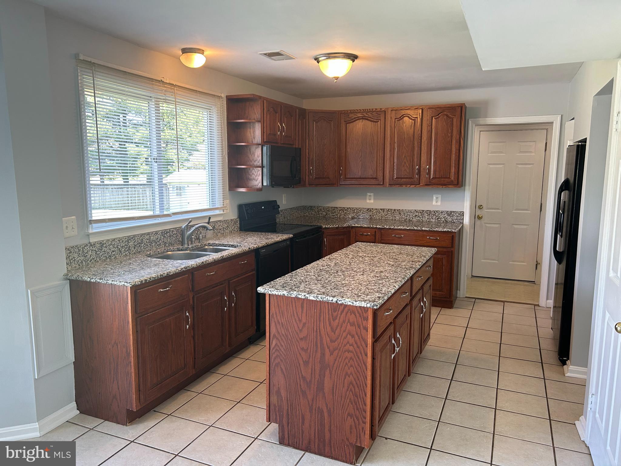 CALVERT BEACH ESTATES - Residential Lease