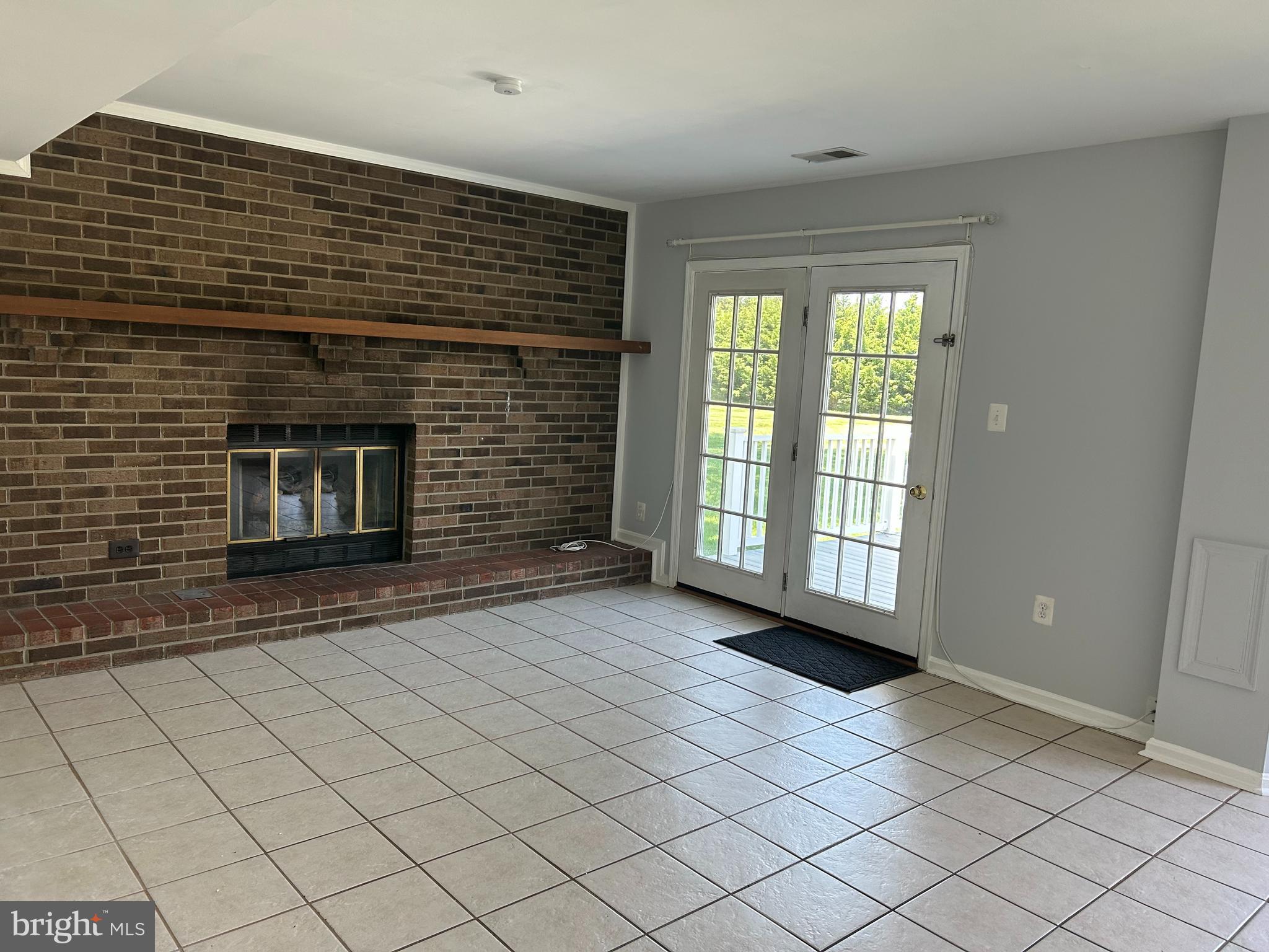 CALVERT BEACH ESTATES - Residential Lease