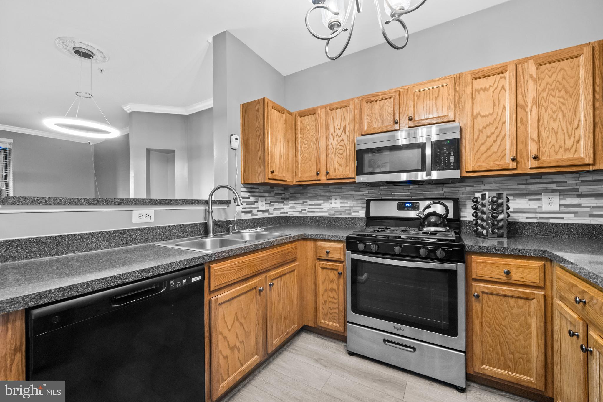 CAMERON GROVE - Residential