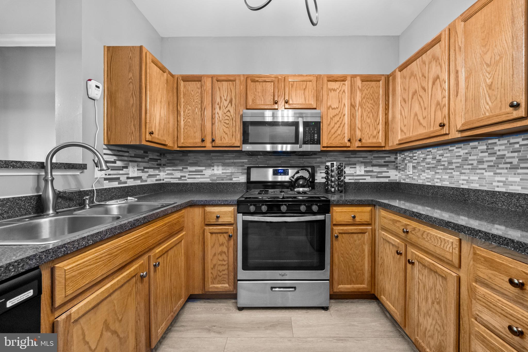 CAMERON GROVE - Residential