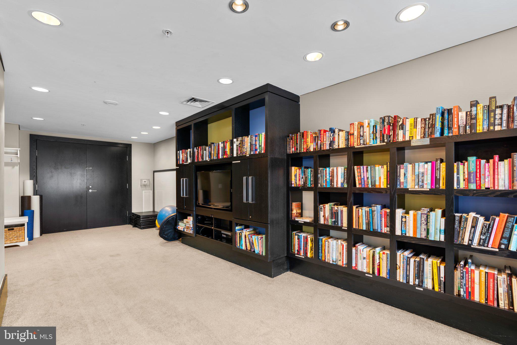 LIONSGATE - Residential