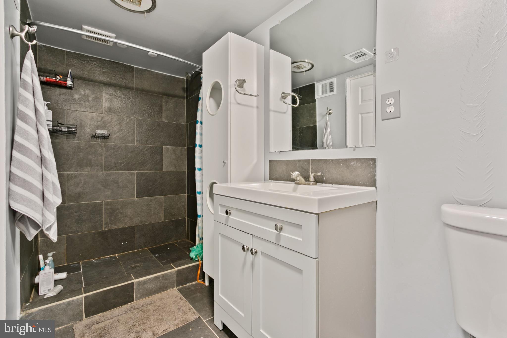 LAUREL - Residential