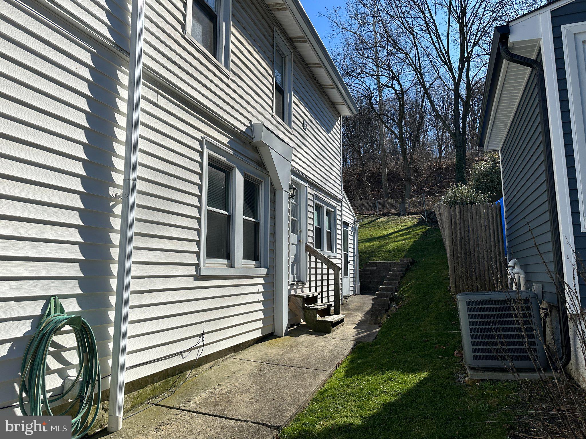 217 MOOREHEAD AVENUE