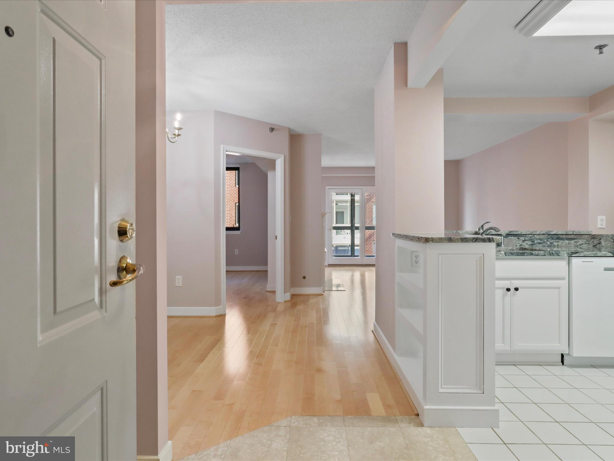 1050 N TAYLOR STREET 1-407