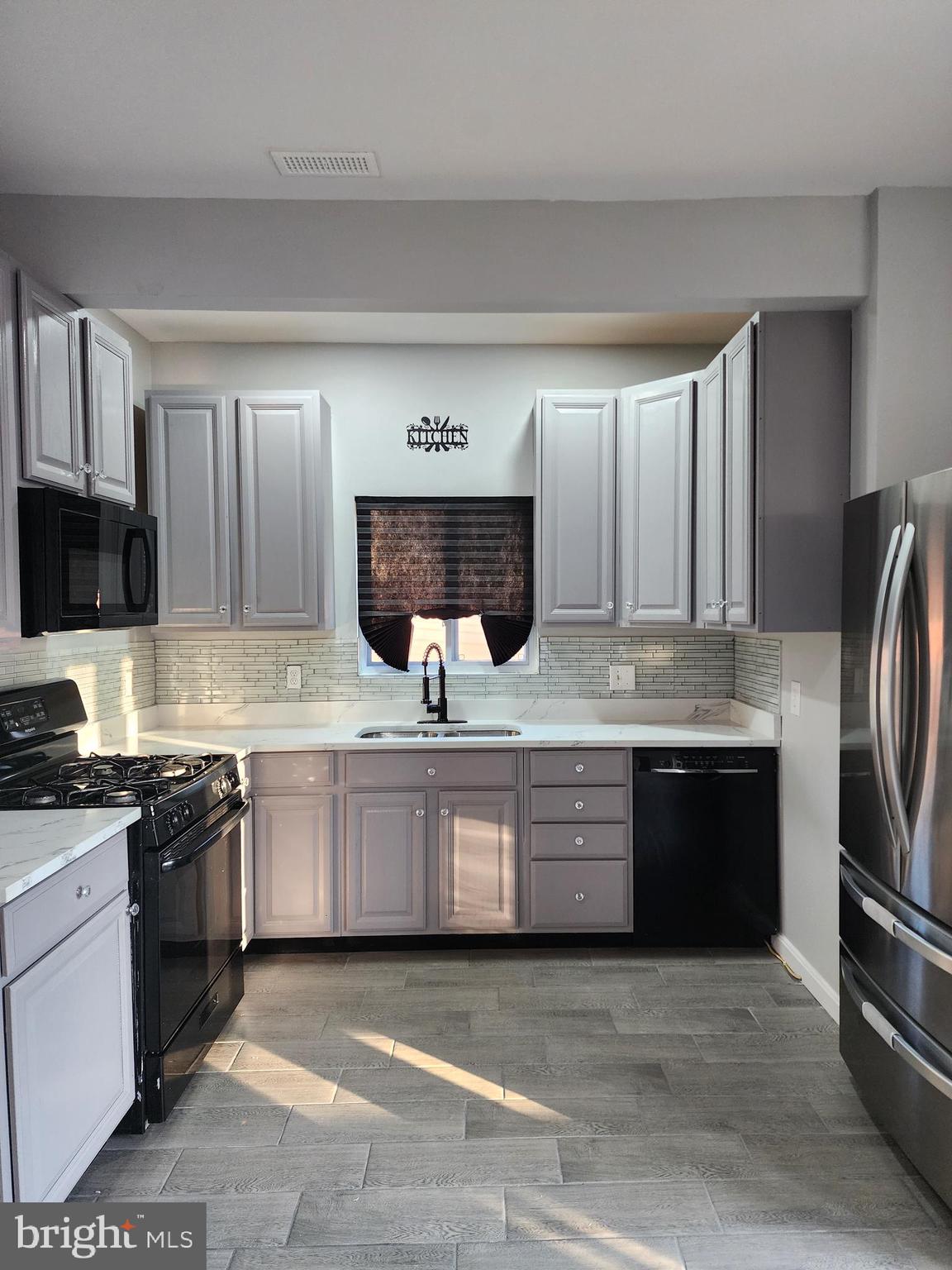 CARMODY HILLS - Residential