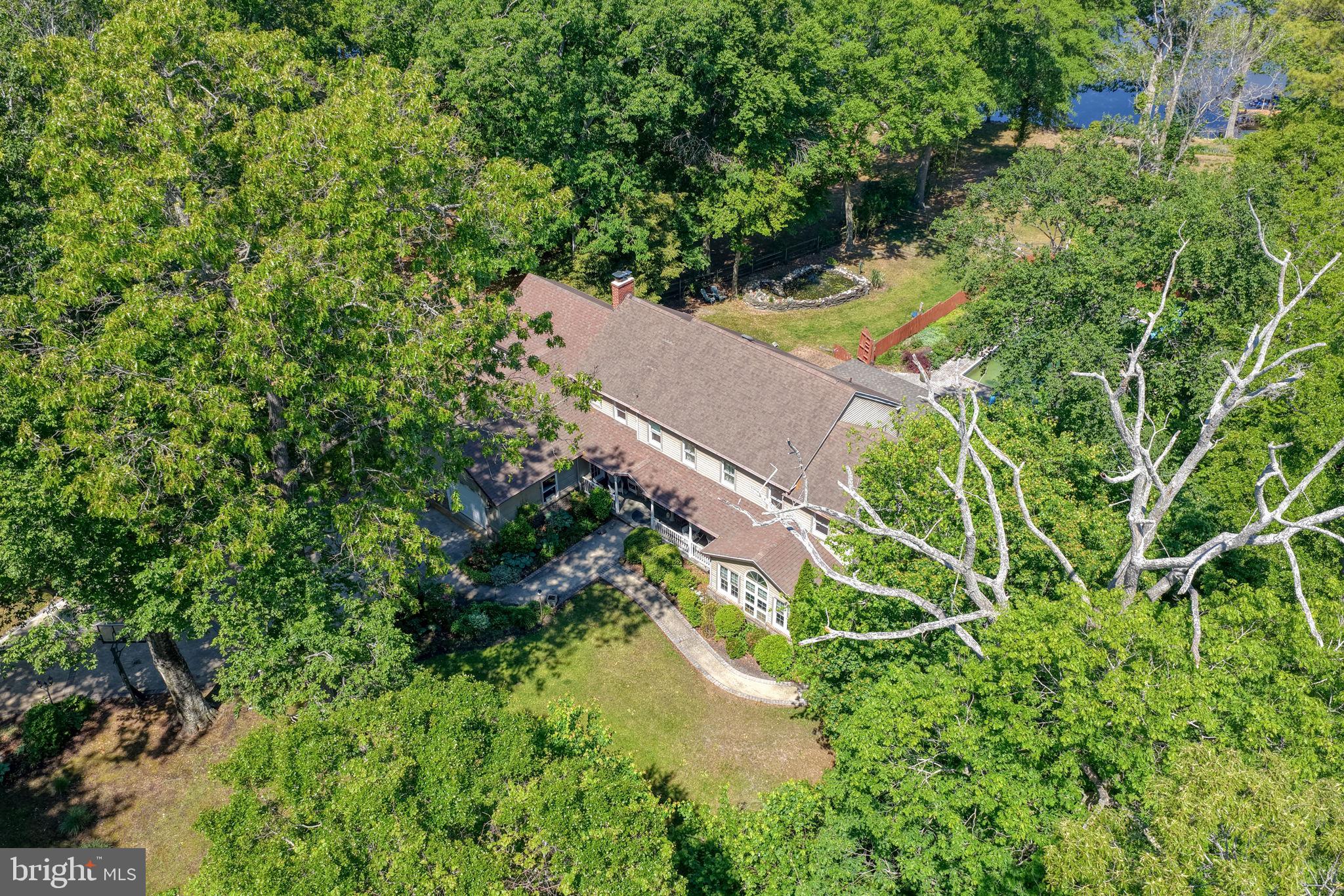 9585 CEDAR LANE