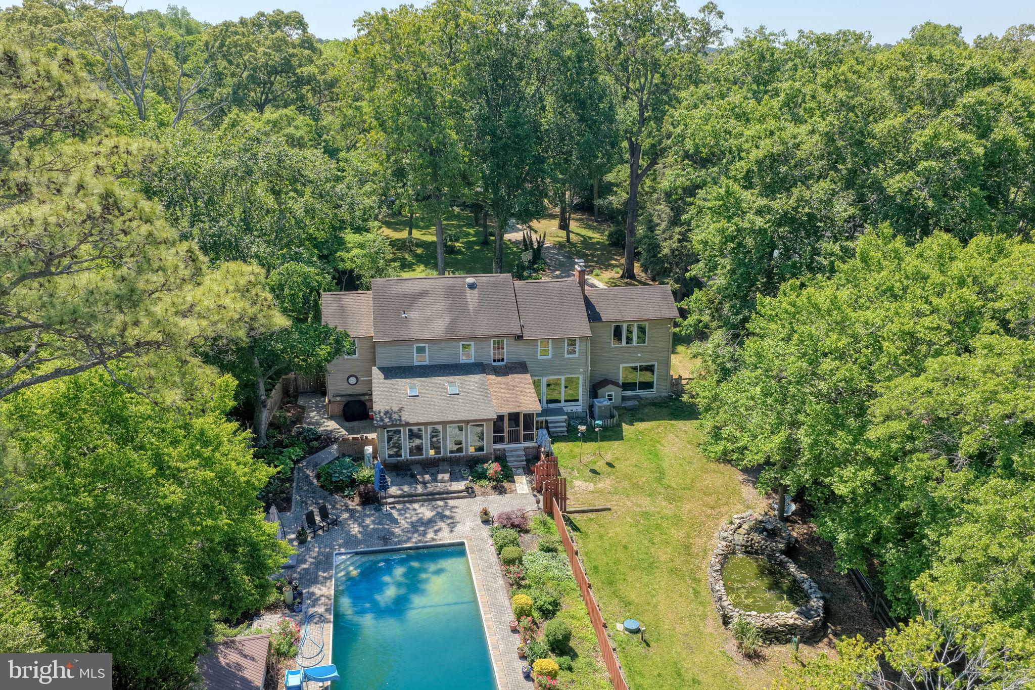 9585 CEDAR LANE