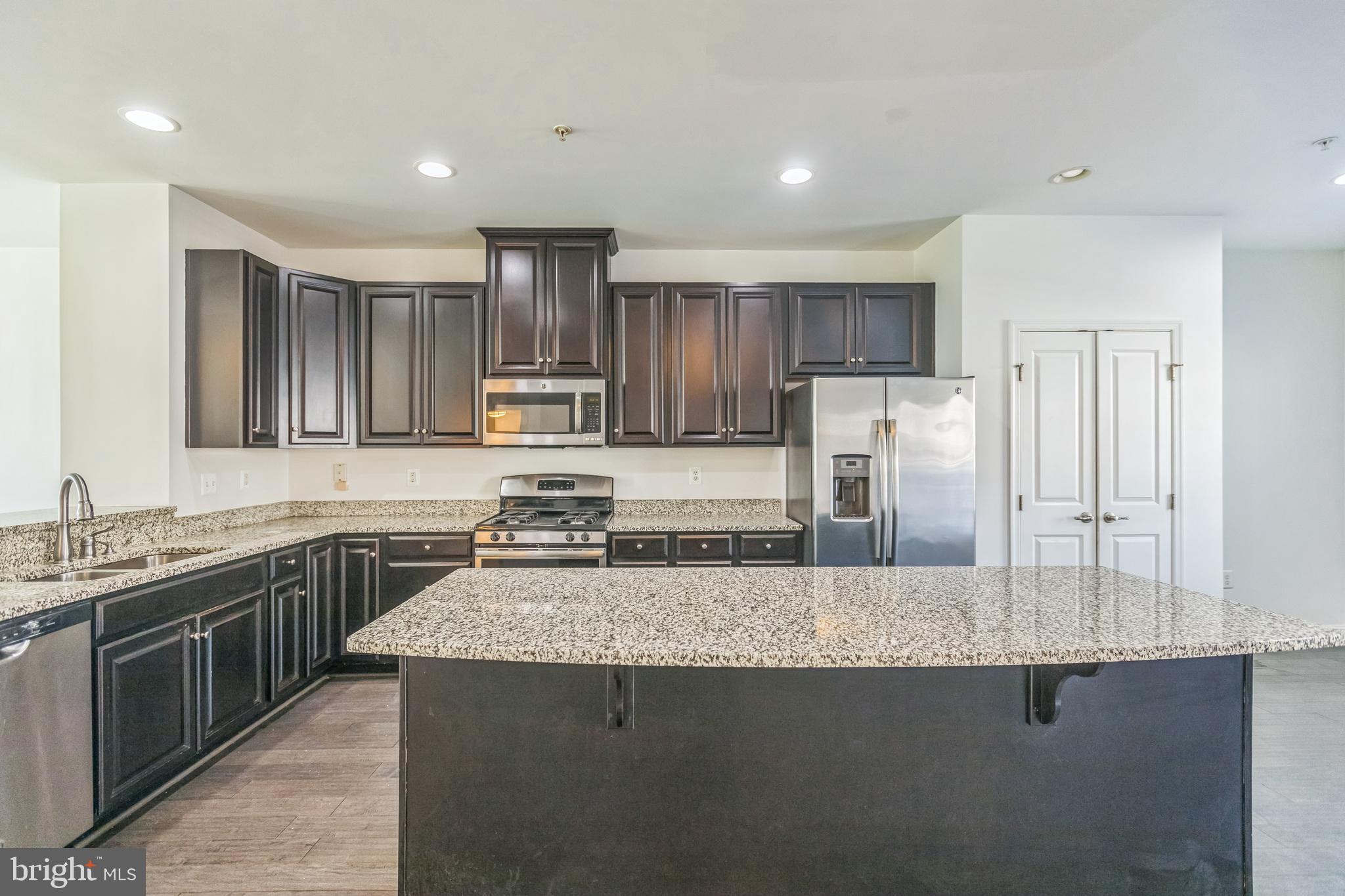 ADDISON ROAD SOUTH - Residential Lease