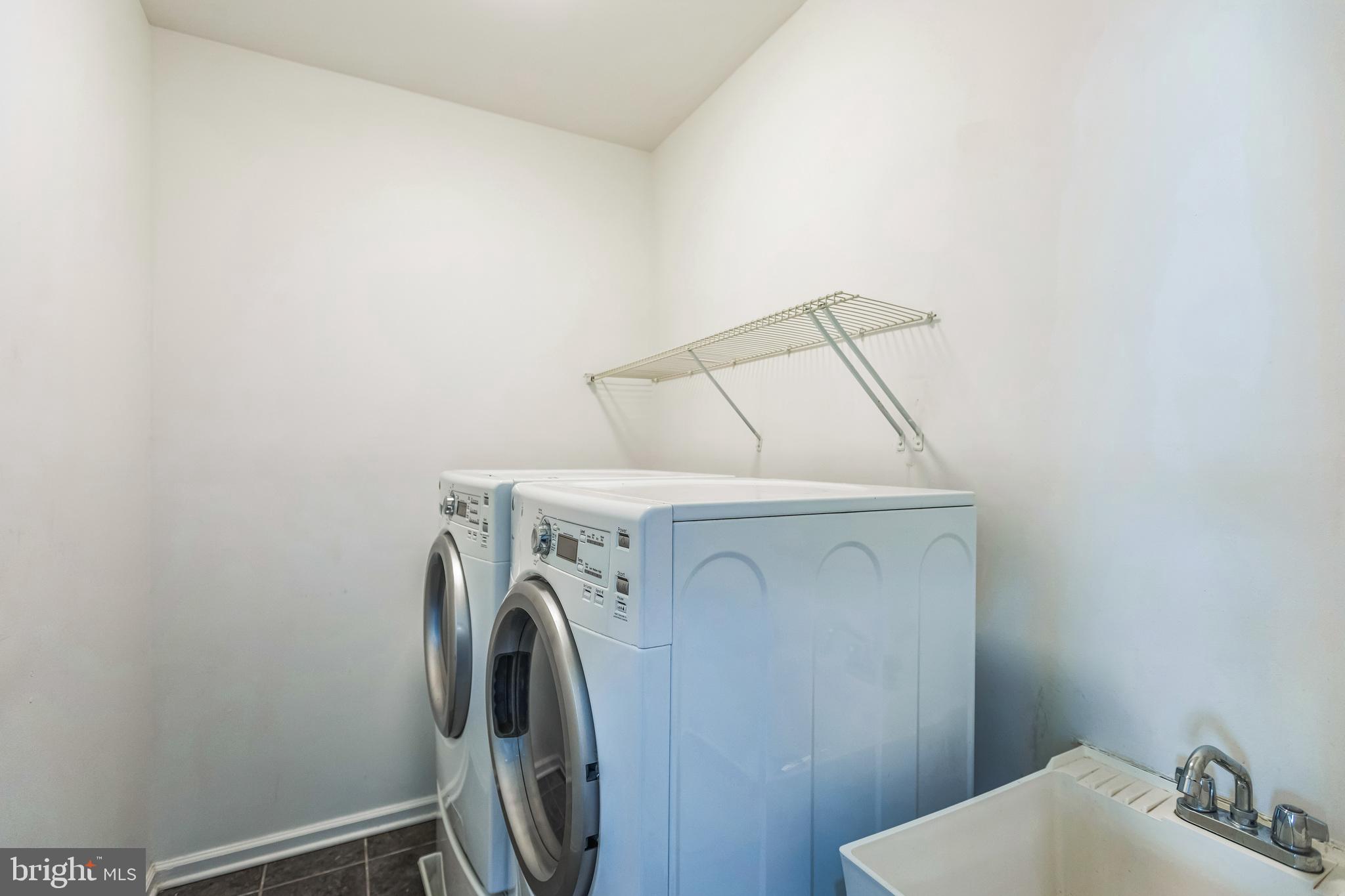 ADDISON ROAD SOUTH - Residential Lease