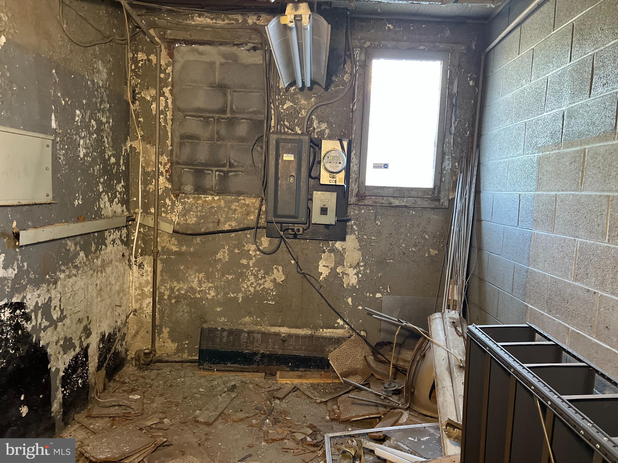 NORTH CENTRAL - Commercial Sale