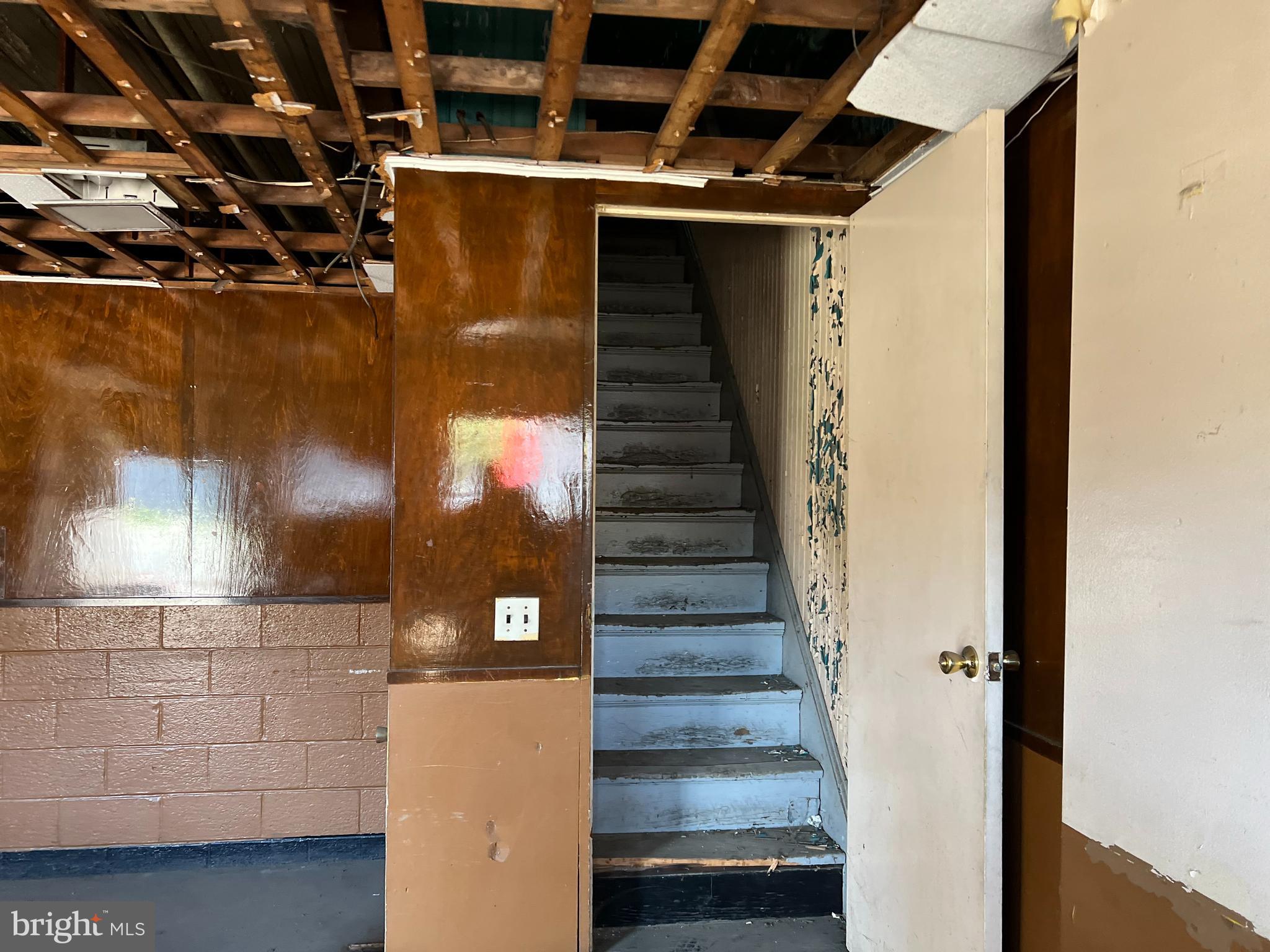 NORTH CENTRAL - Commercial Sale