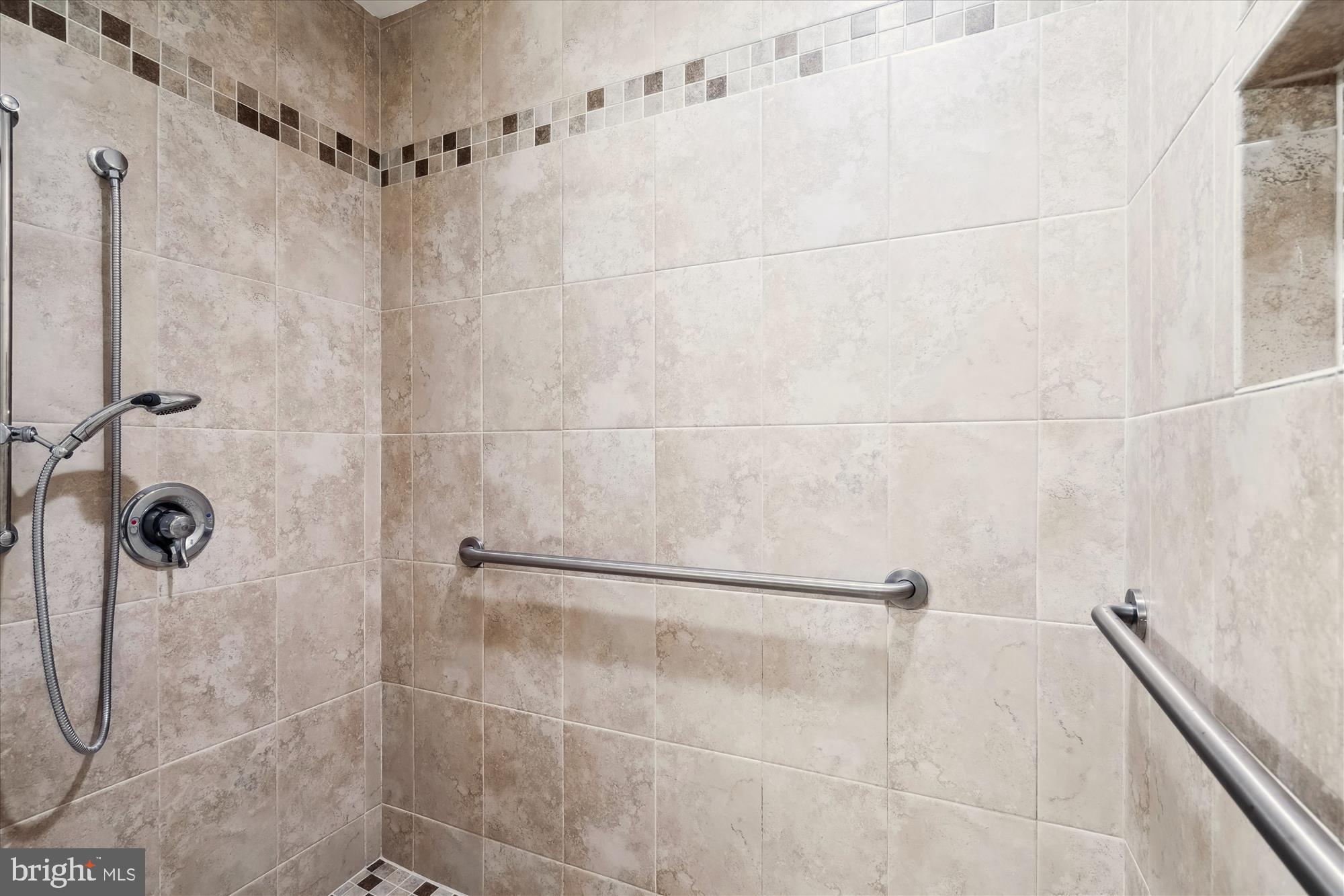 SANDY SPRING ESTATES - Residential