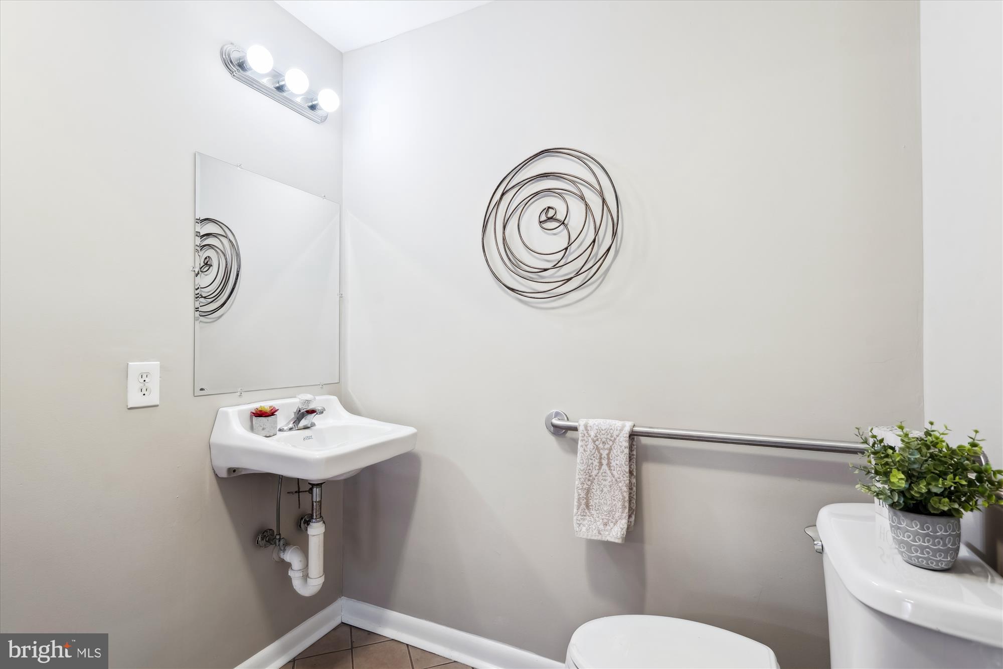 SANDY SPRING ESTATES - Residential