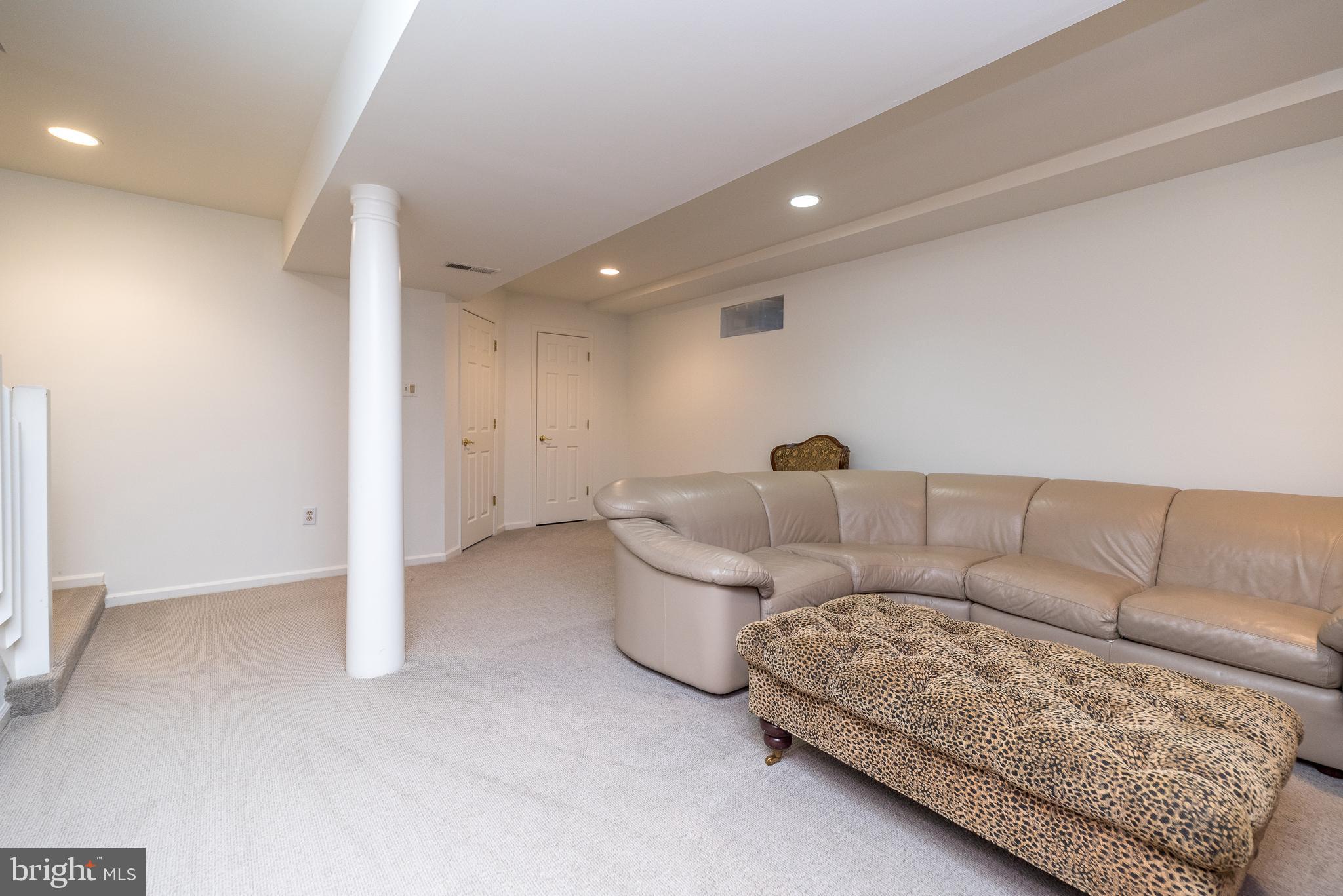 CROWN POINTE - Residential