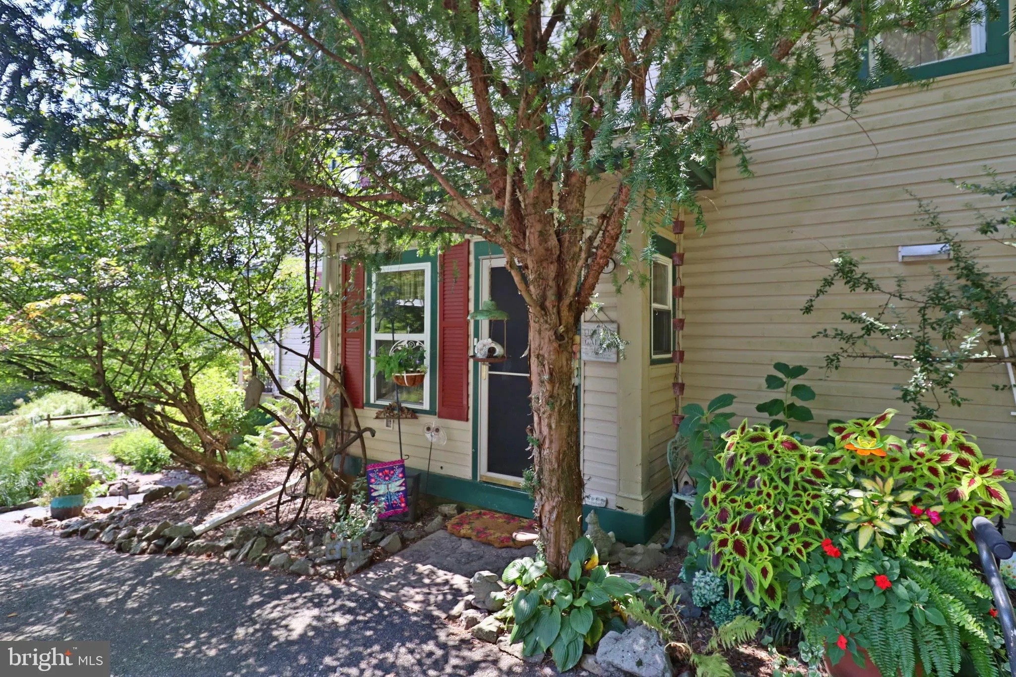 Reinholds, Pennsylvania 17569, United States, 6 Bedrooms Bedrooms, ,6 BathroomsBathrooms,Residential,Active,204343