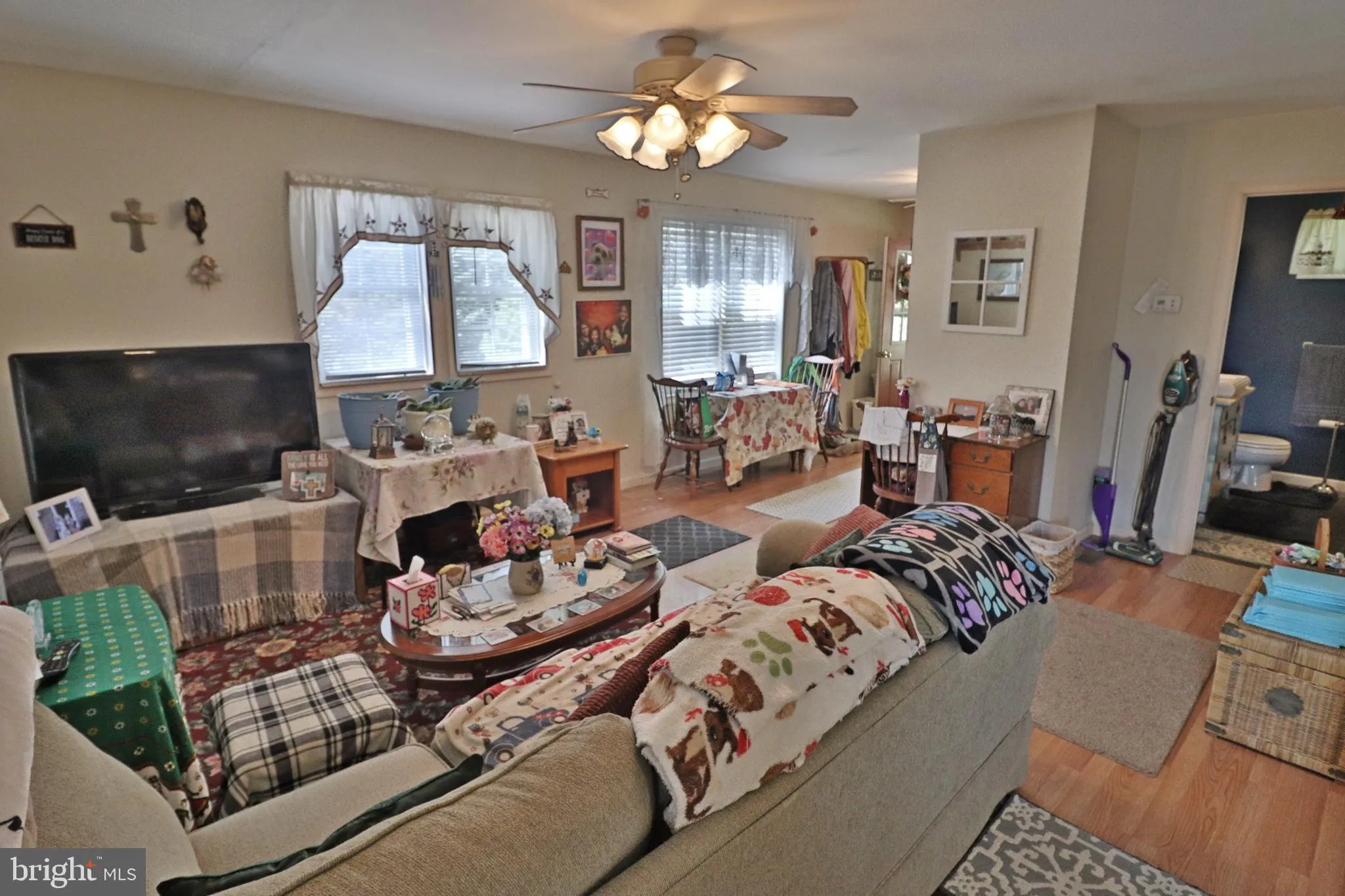 Reinholds, Pennsylvania 17569, United States, 6 Bedrooms Bedrooms, ,6 BathroomsBathrooms,Residential,Active,204343