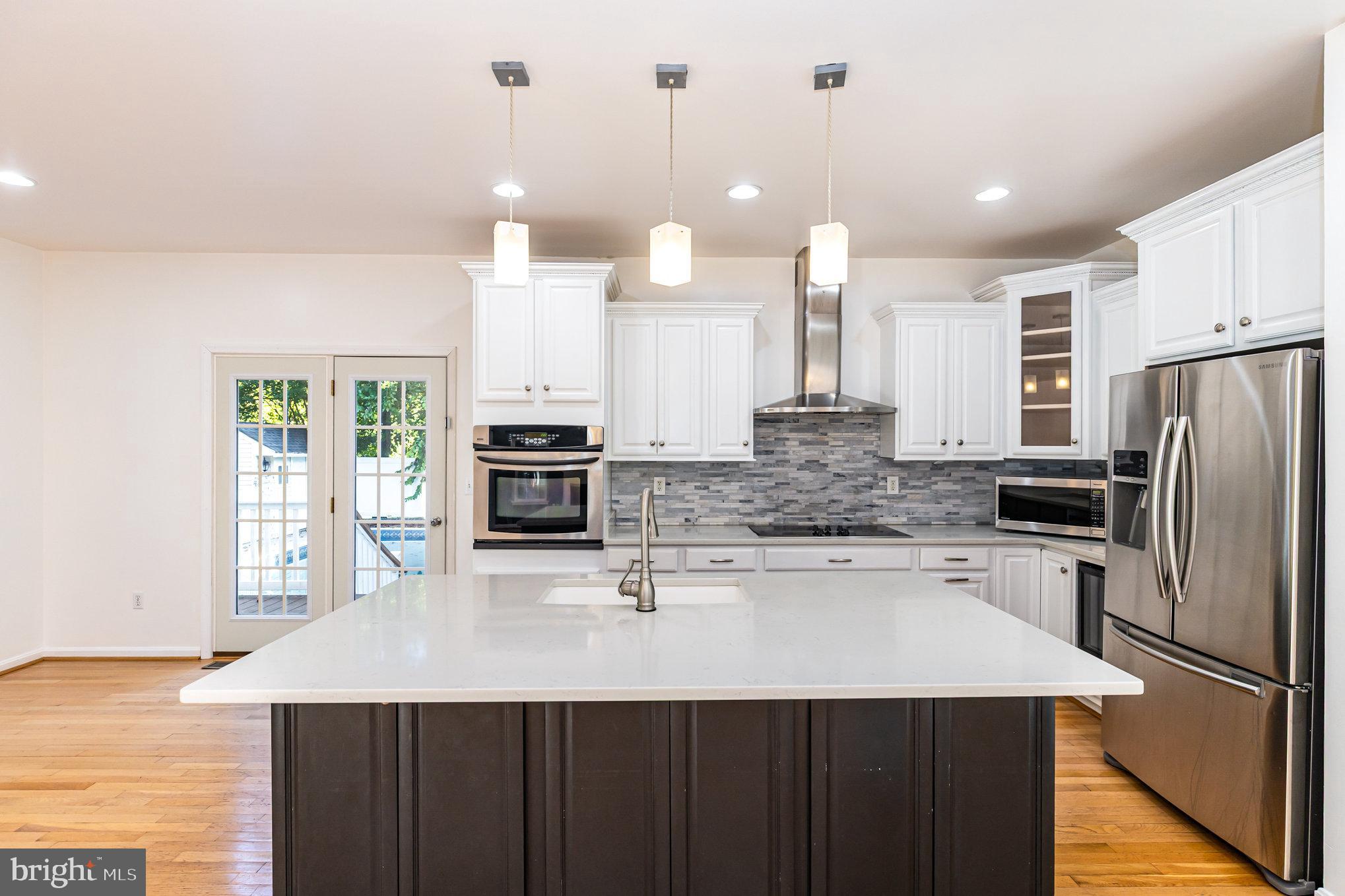 9212 ISLE OF LAURELS