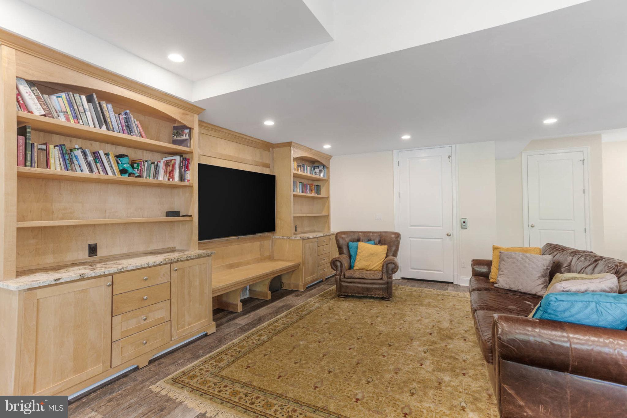 NANTUCKET ON THE SEVERN - Residential